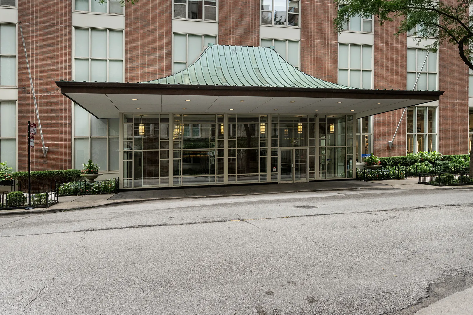1325 N STATE Parkway 16B IL