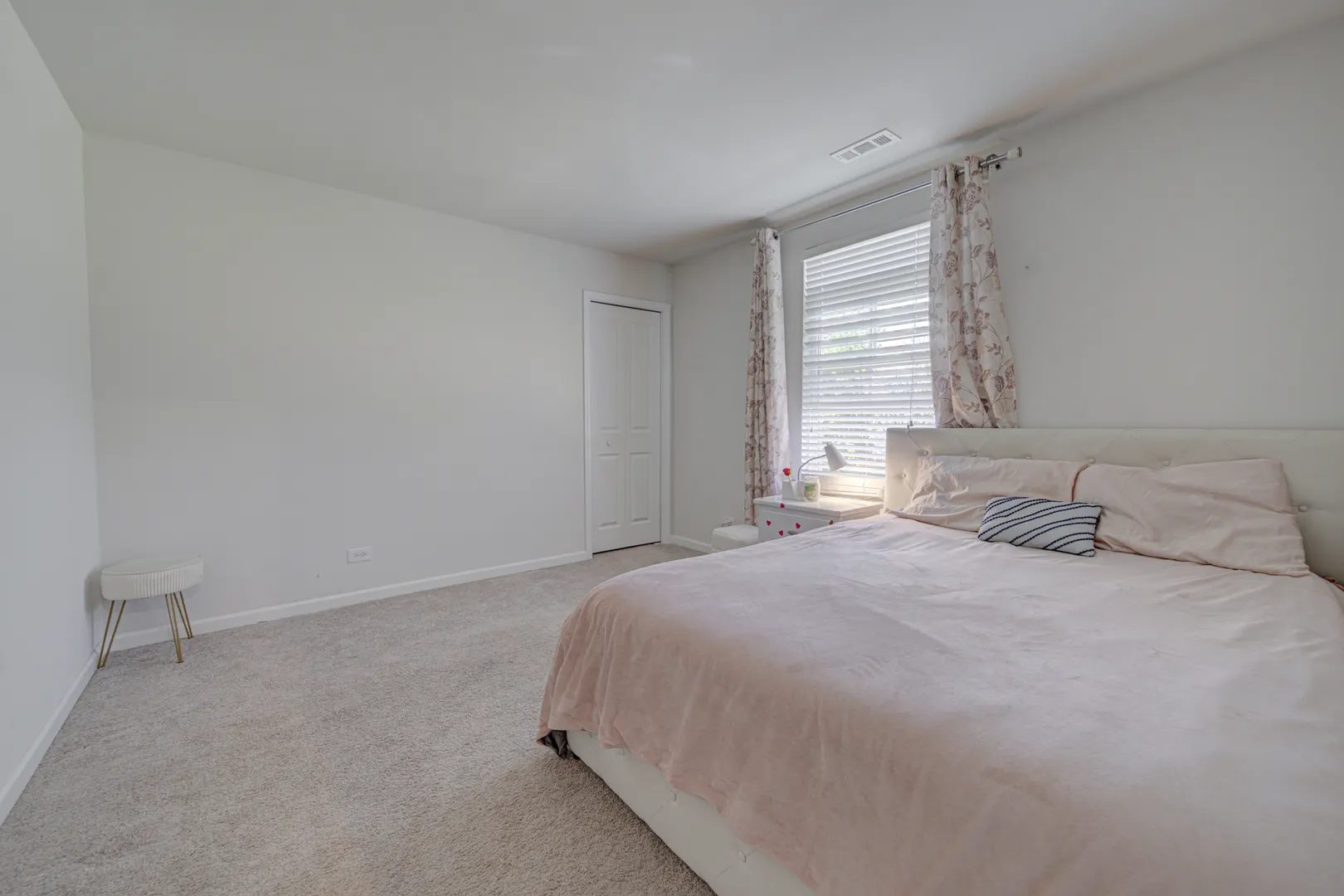 3323 Caledonia Drive IL
