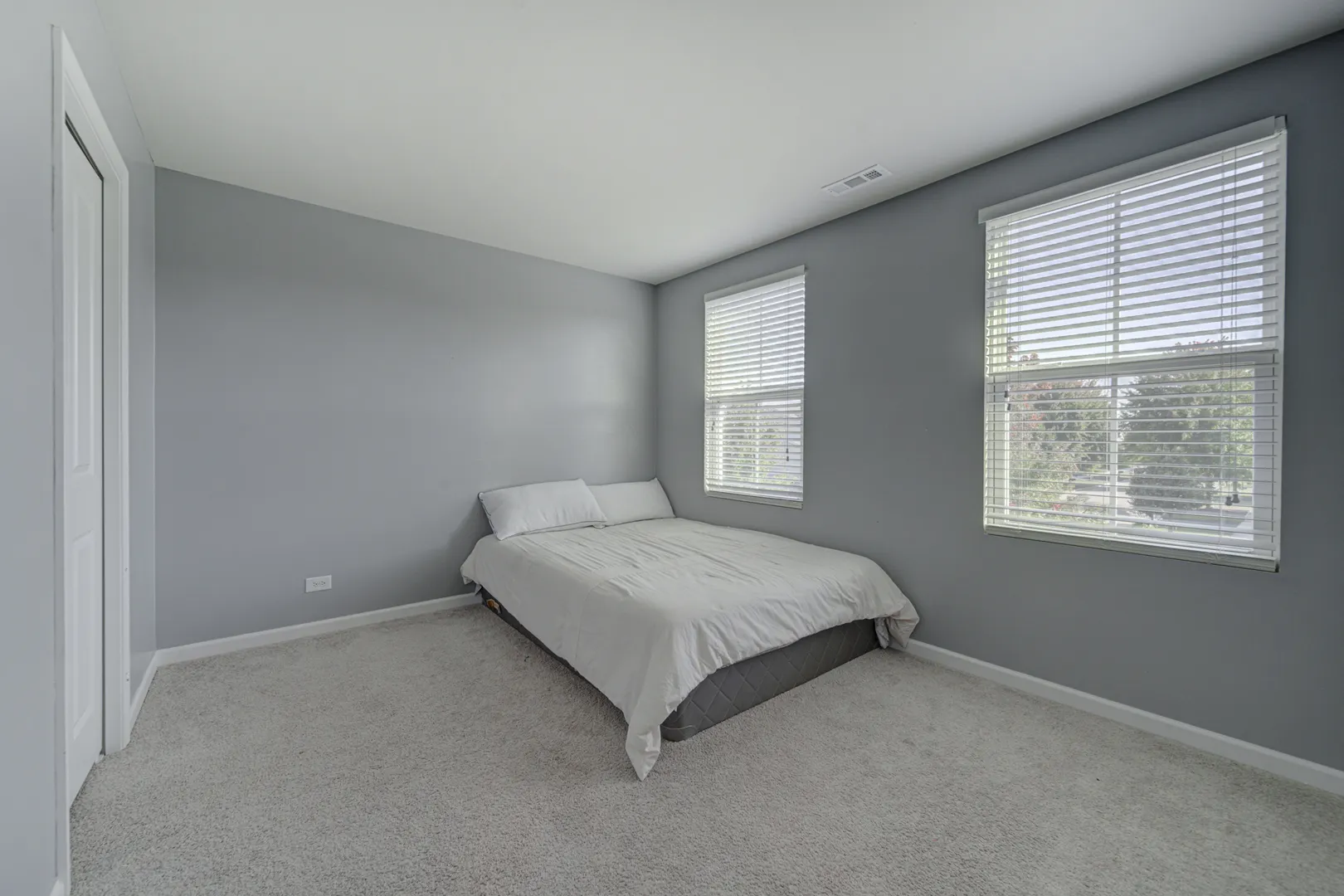 3323 Caledonia Drive IL