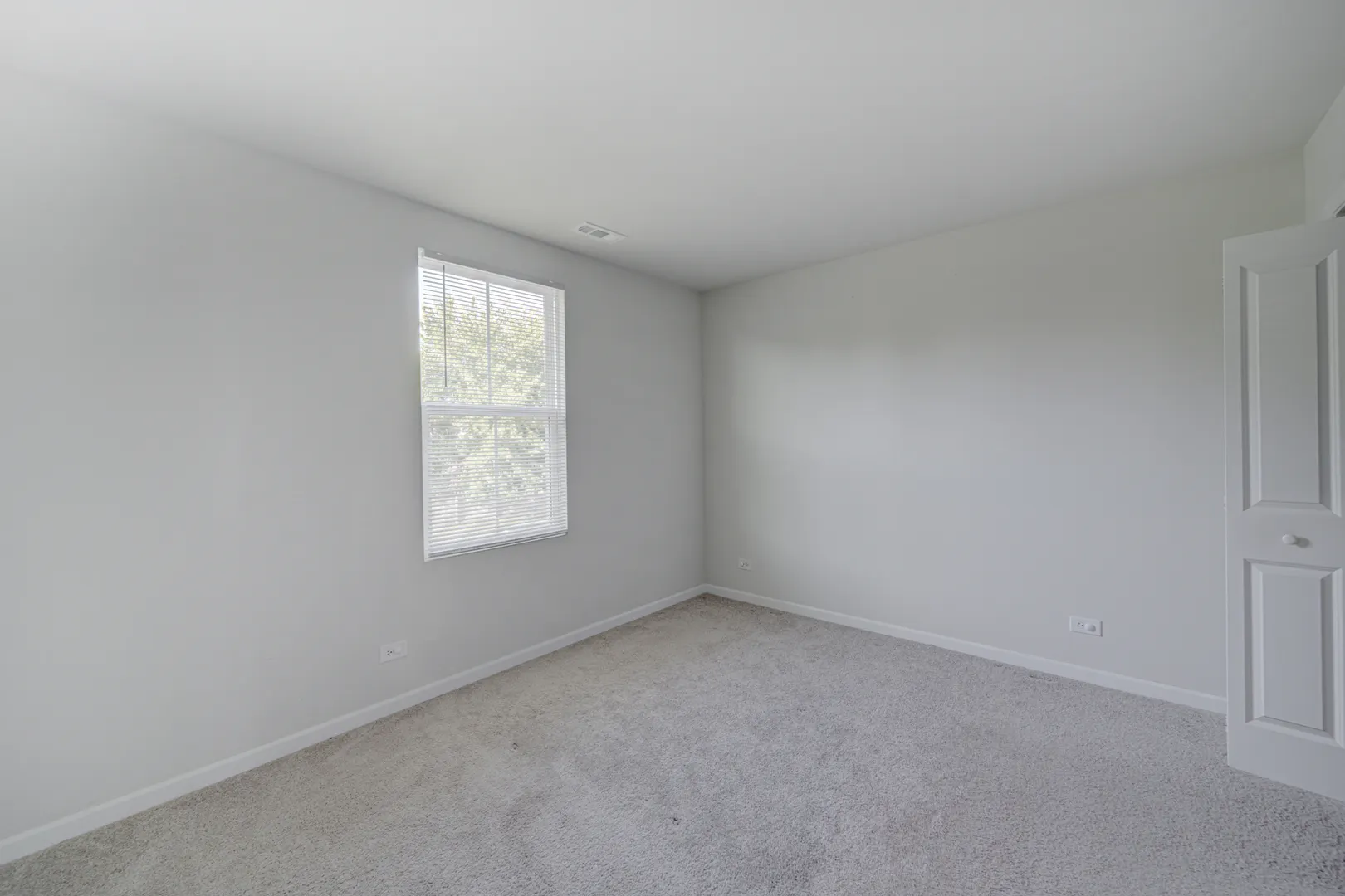 3323 Caledonia Drive IL