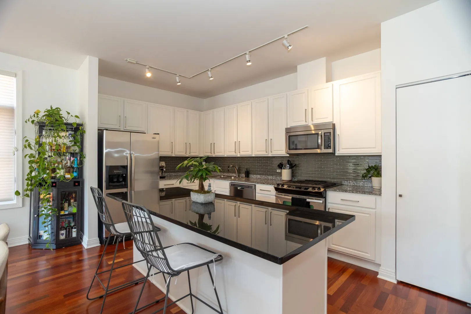 330 N Clinton Street 508 IL