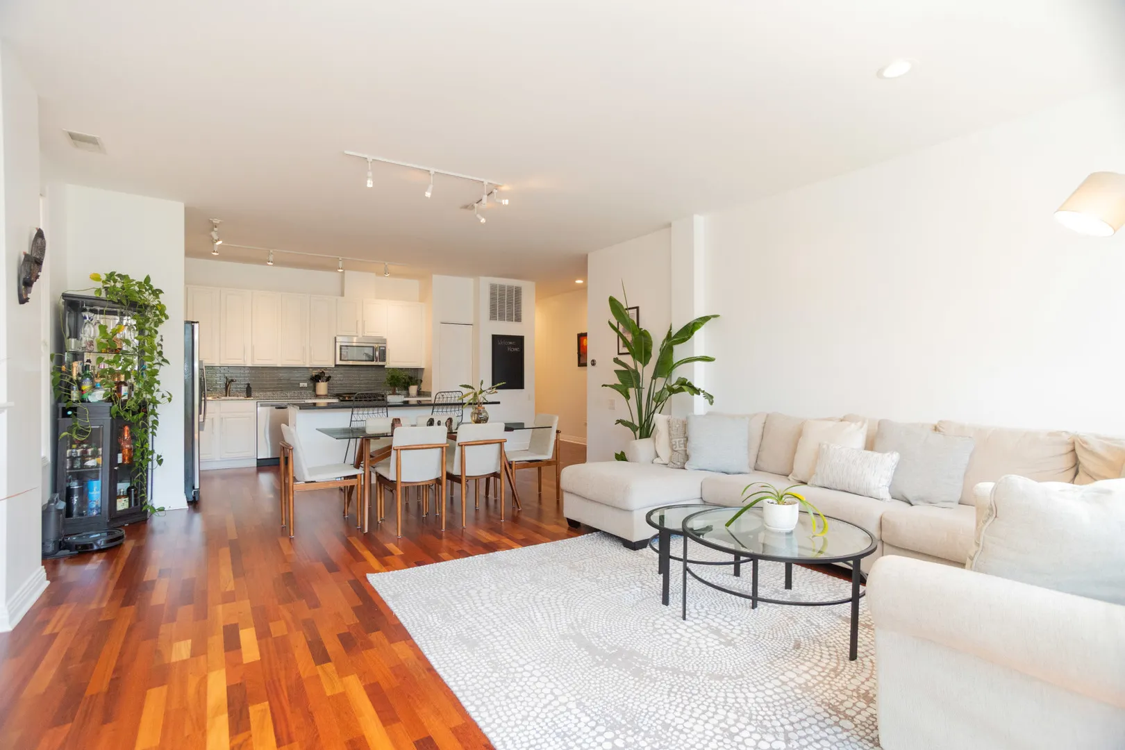 330 N Clinton Street 508 IL