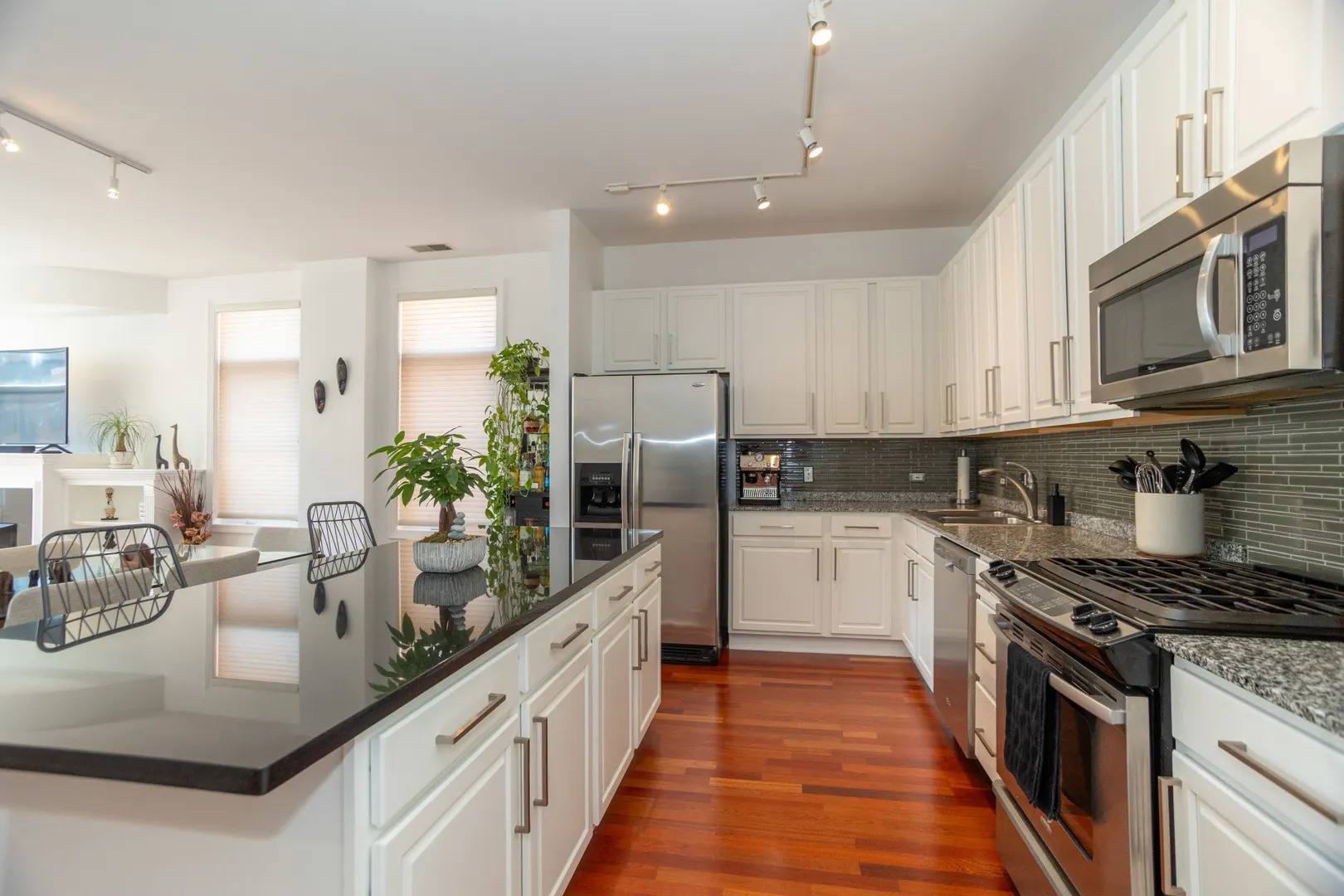 330 N Clinton Street 508 IL
