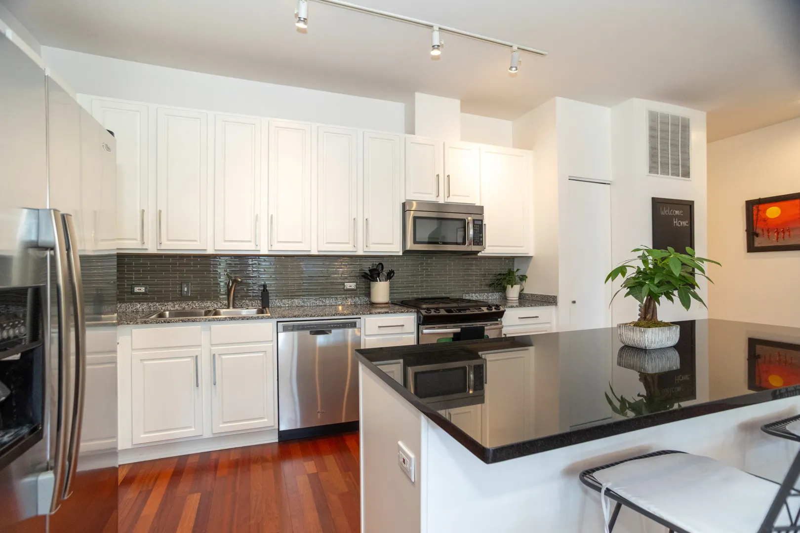 330 N Clinton Street 508 IL