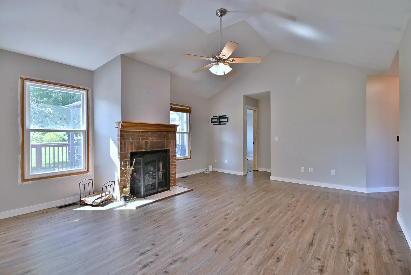506 E Rennesoy Drive IL