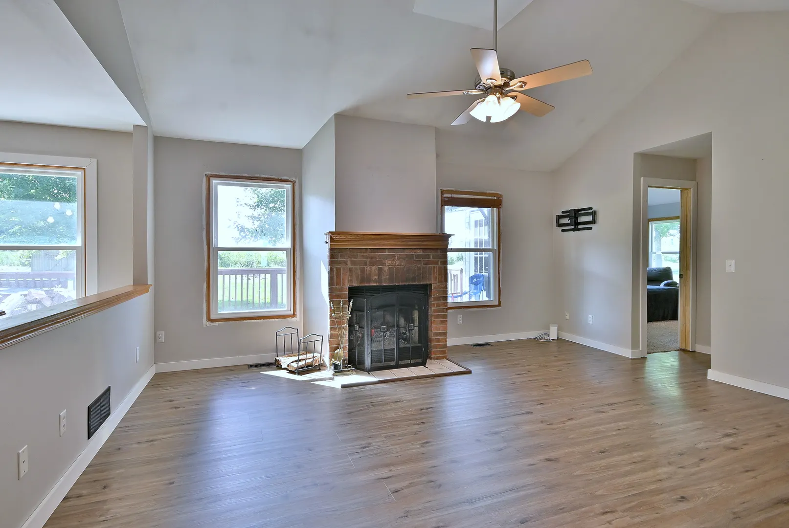 506 E Rennesoy Drive IL