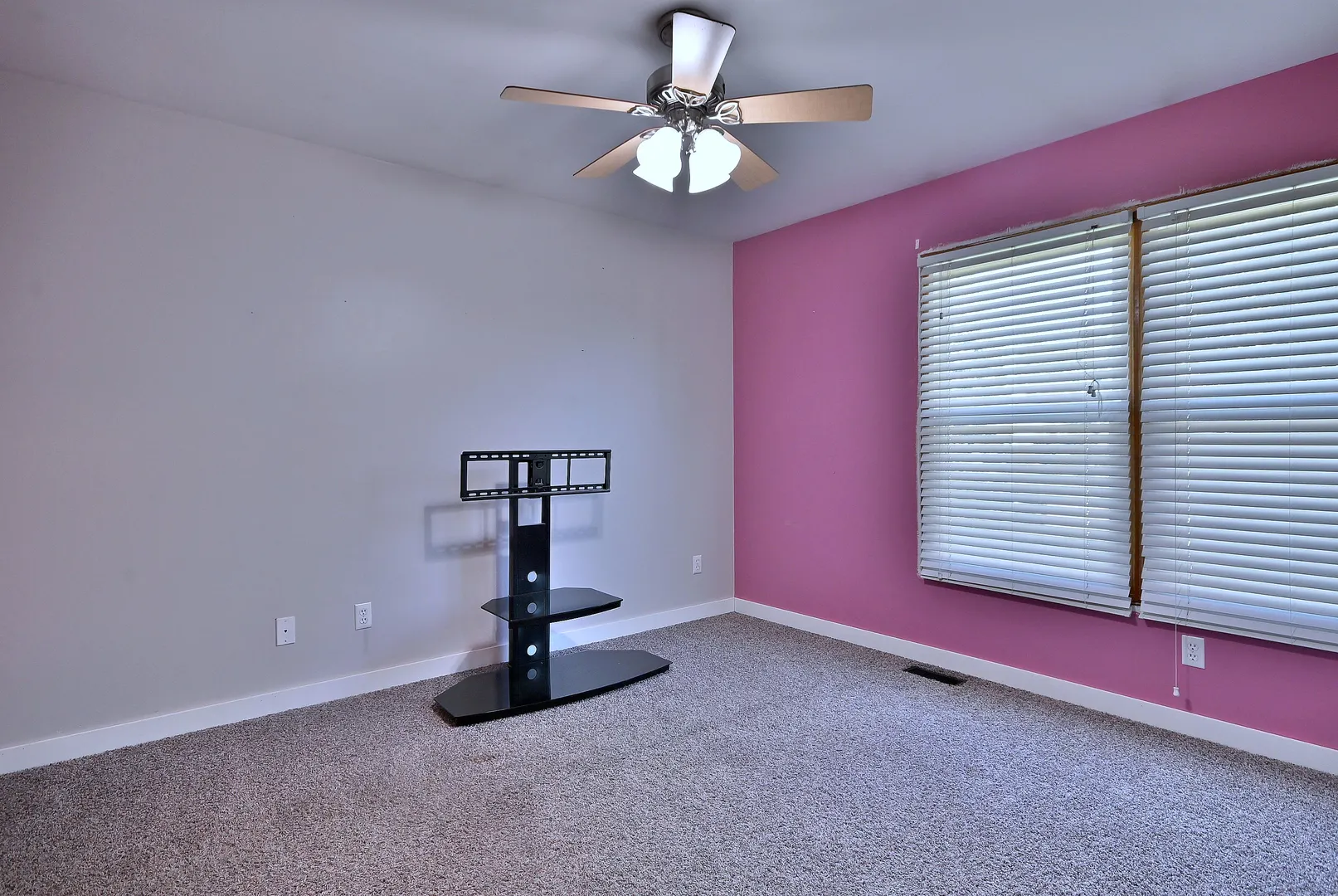 506 E Rennesoy Drive IL