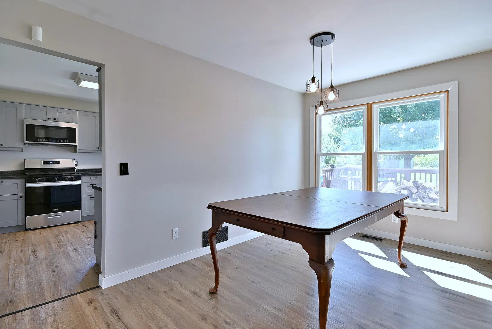 506 E Rennesoy Drive IL