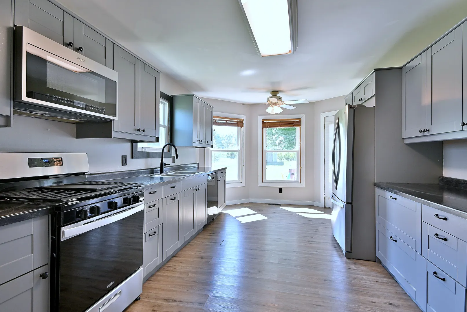 506 E Rennesoy Drive IL