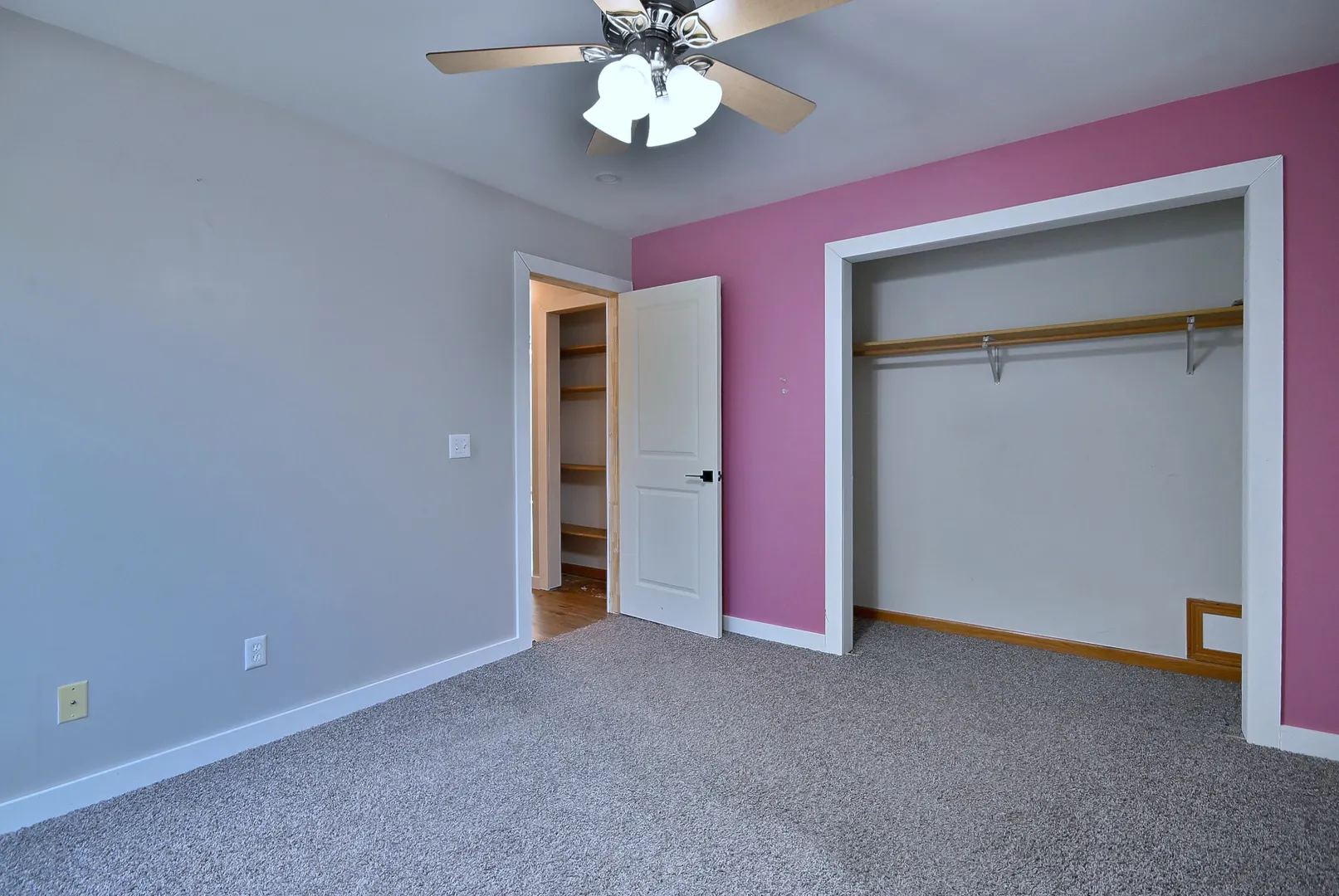506 E Rennesoy Drive IL