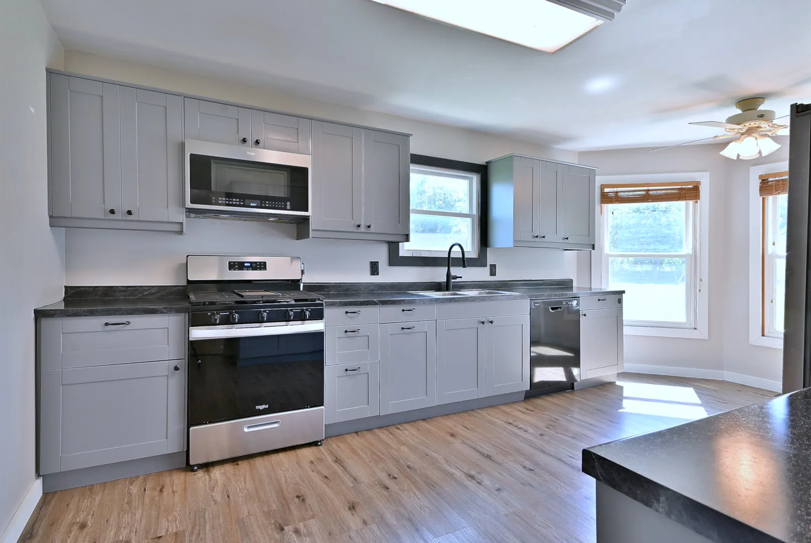506 E Rennesoy Drive IL