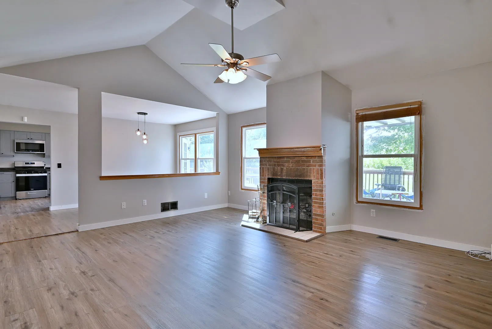 506 E Rennesoy Drive IL