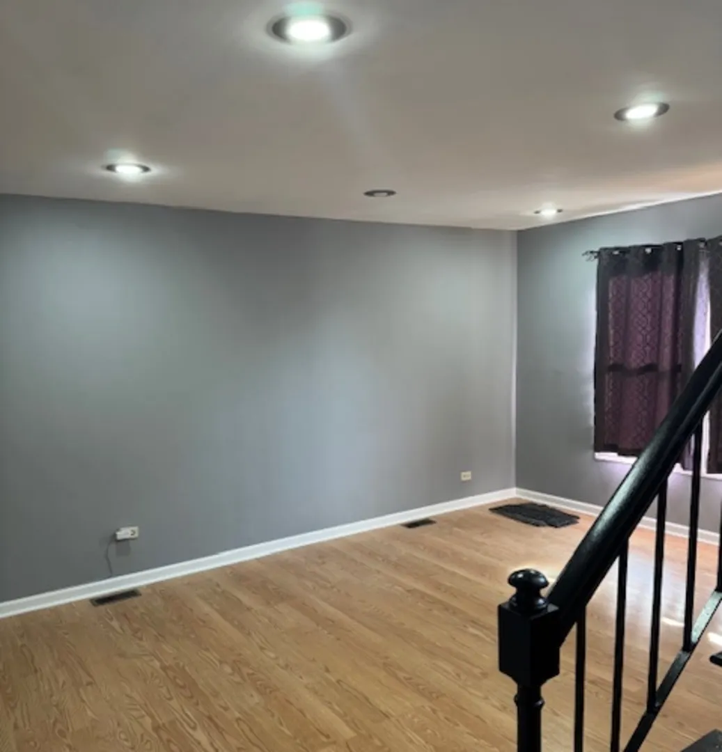 1135 Williamsburg Road IL