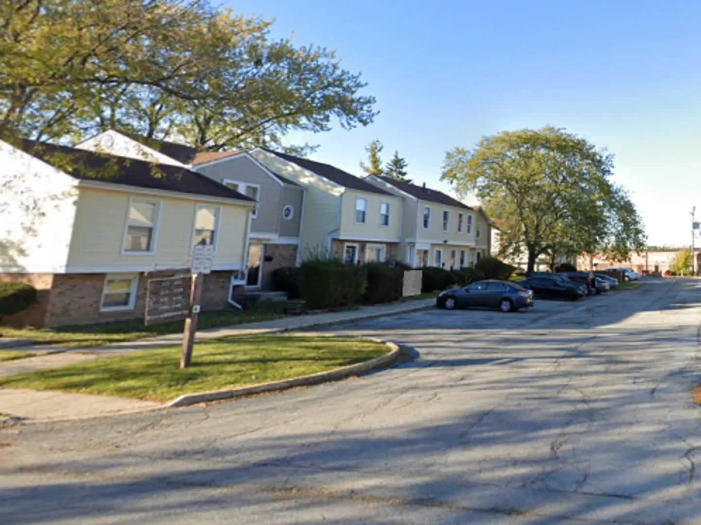 1135 Williamsburg Road IL