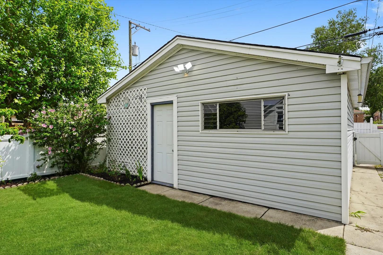 4119 N Meade Avenue IL