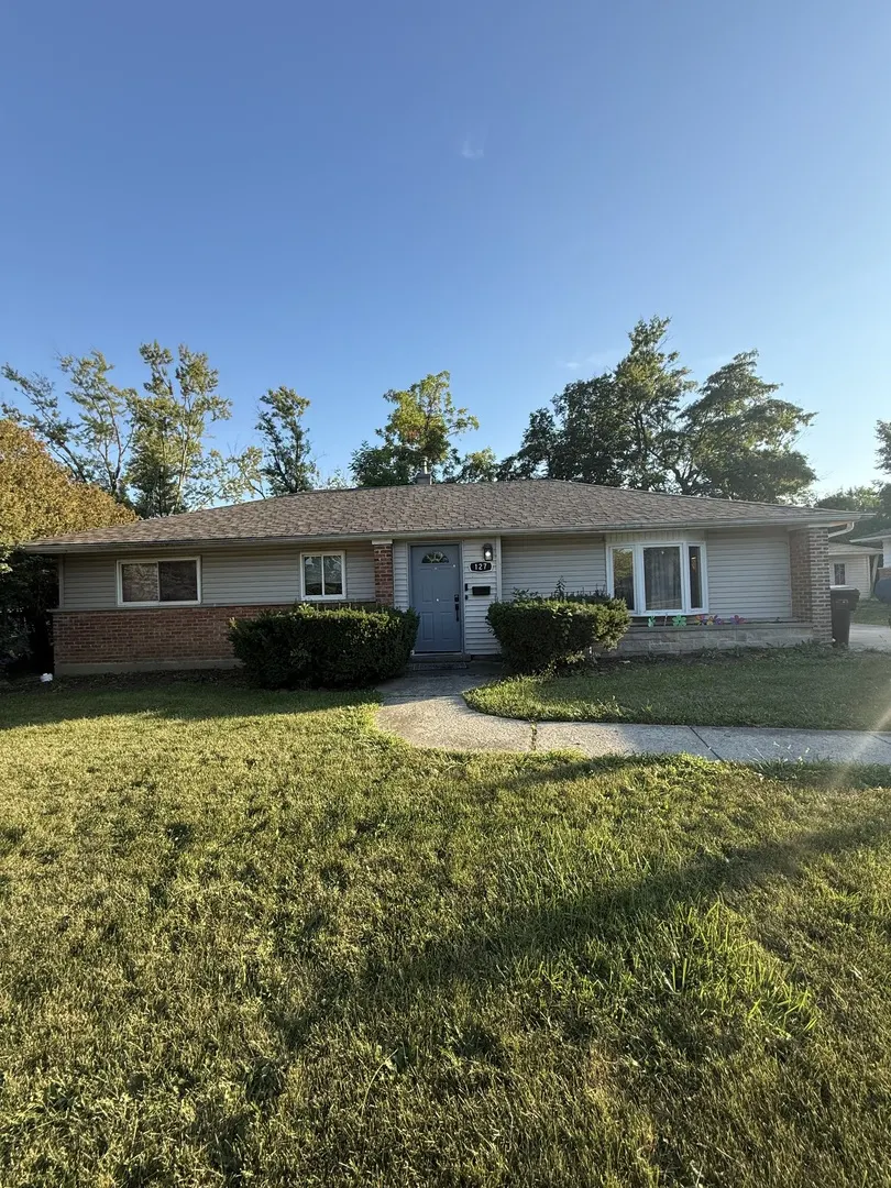 127 Blackhawk Drive IL