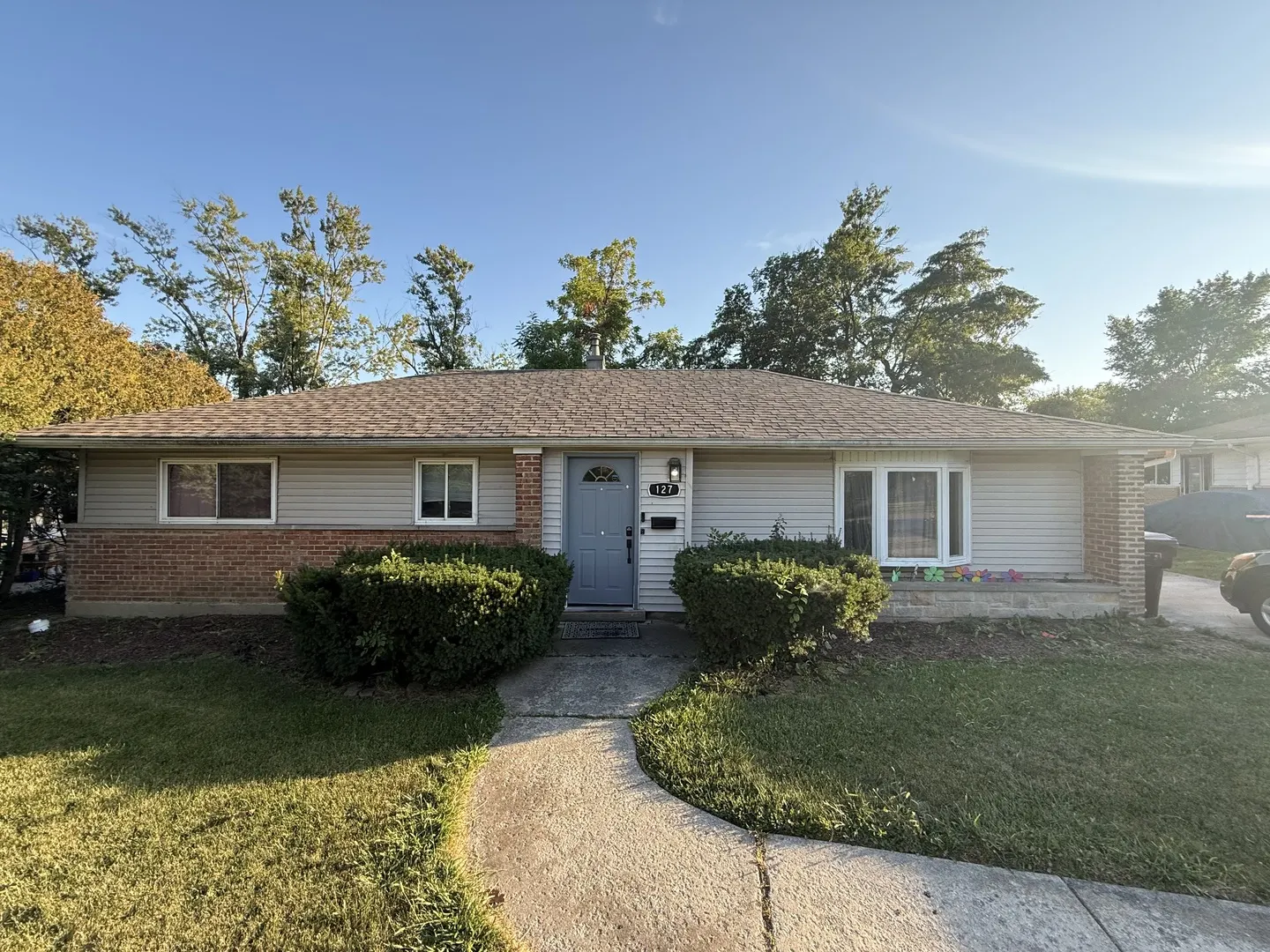 127 Blackhawk Drive IL