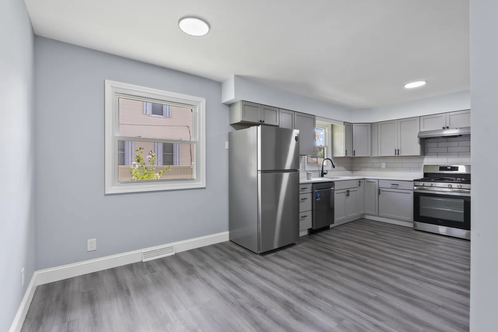424 N 11th Street IL