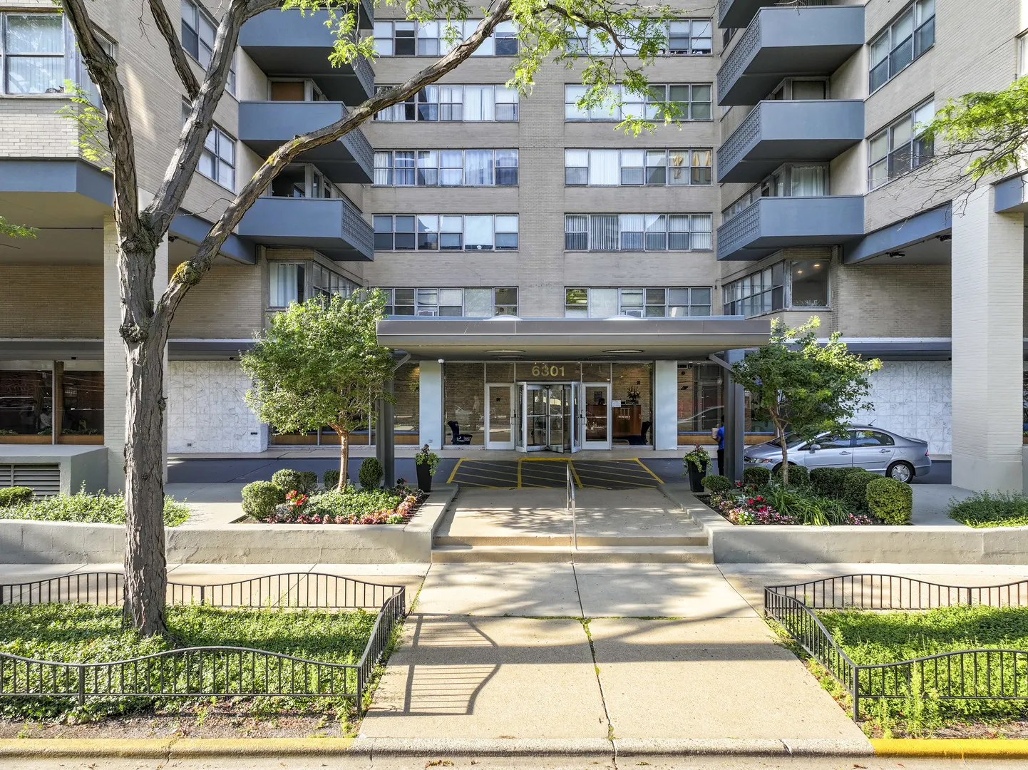 6301 N Sheridan Road 11R IL