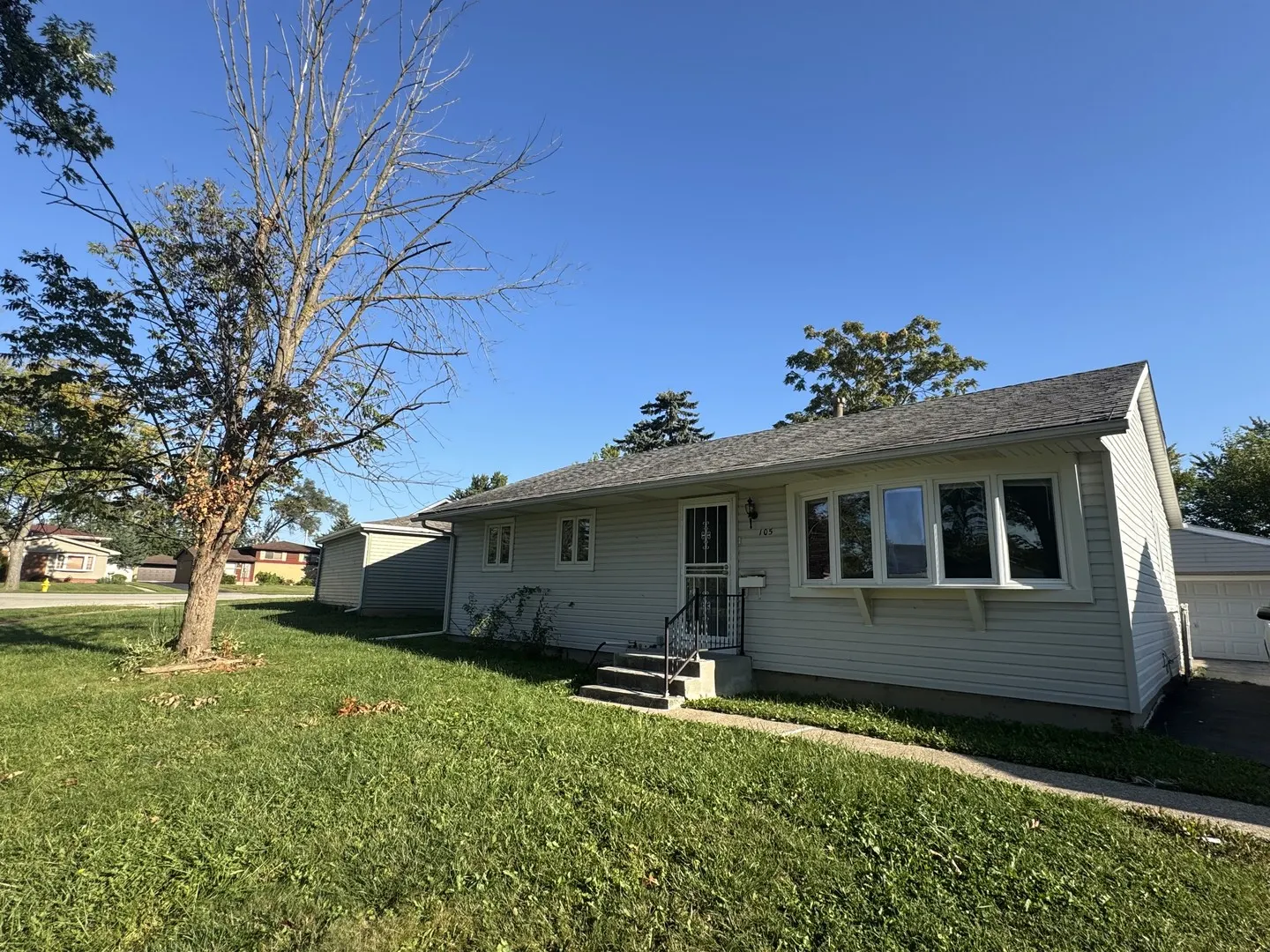 105 S Floyd Lane IL