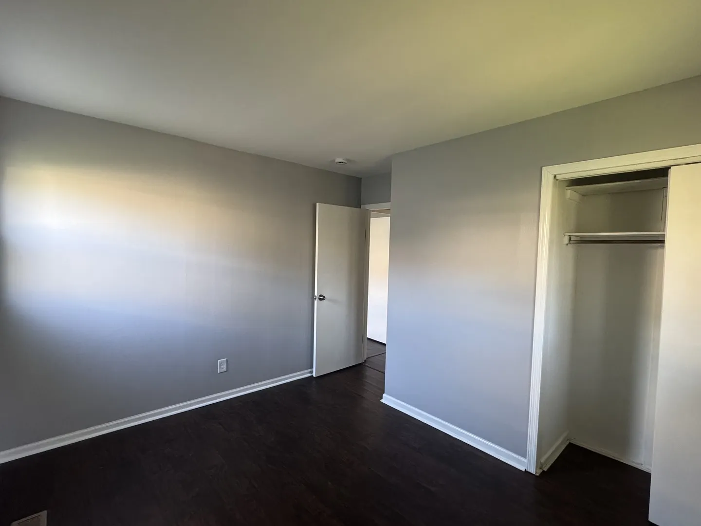 105 S Floyd Lane IL