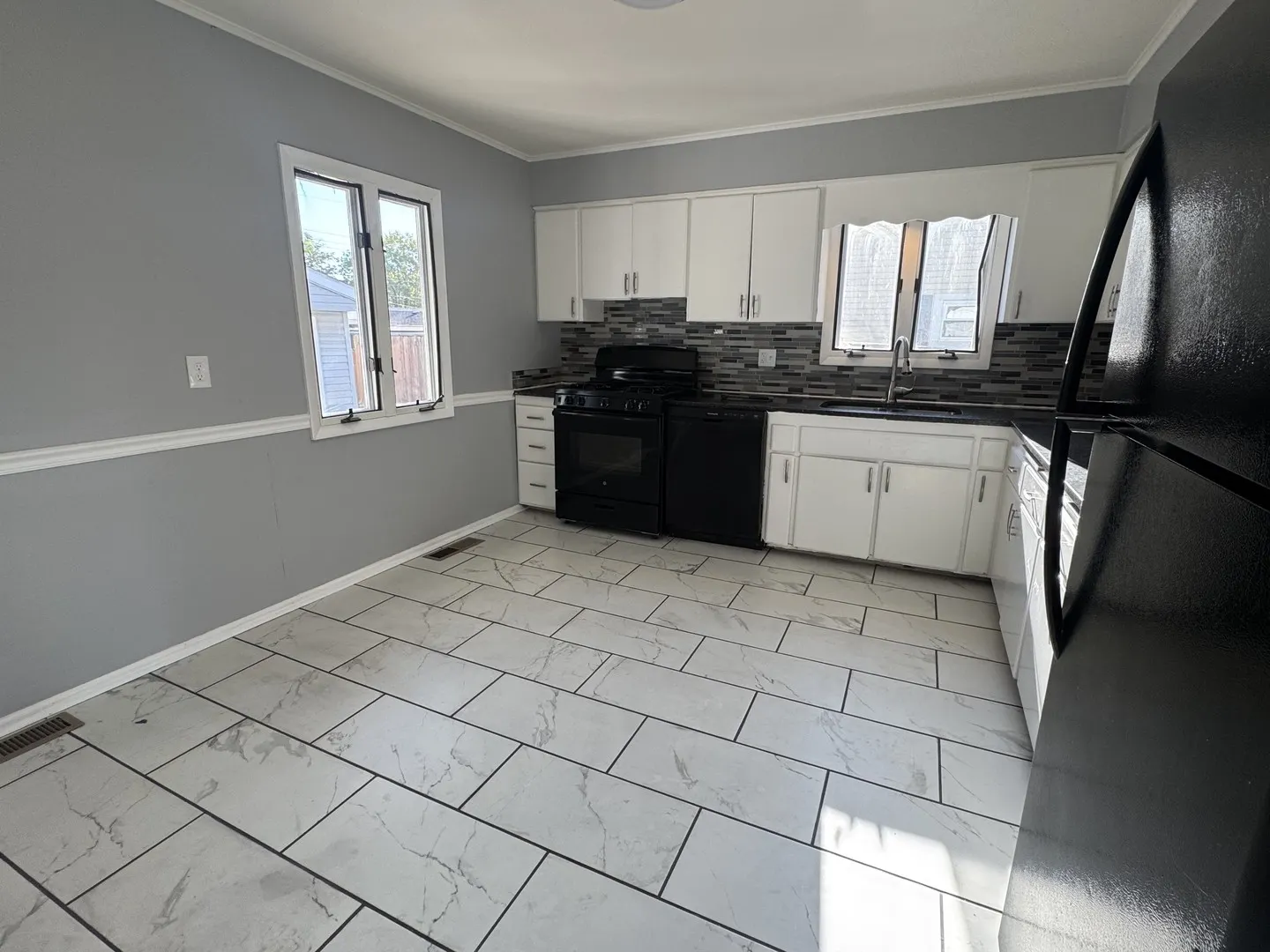 105 S Floyd Lane IL