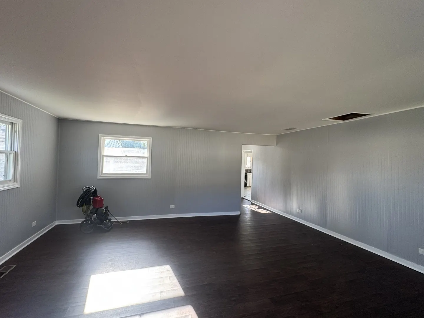 105 S Floyd Lane IL