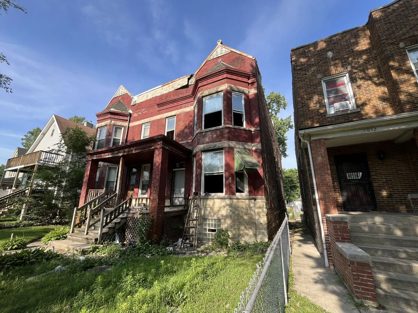 6834 S Lafayette Avenue IL