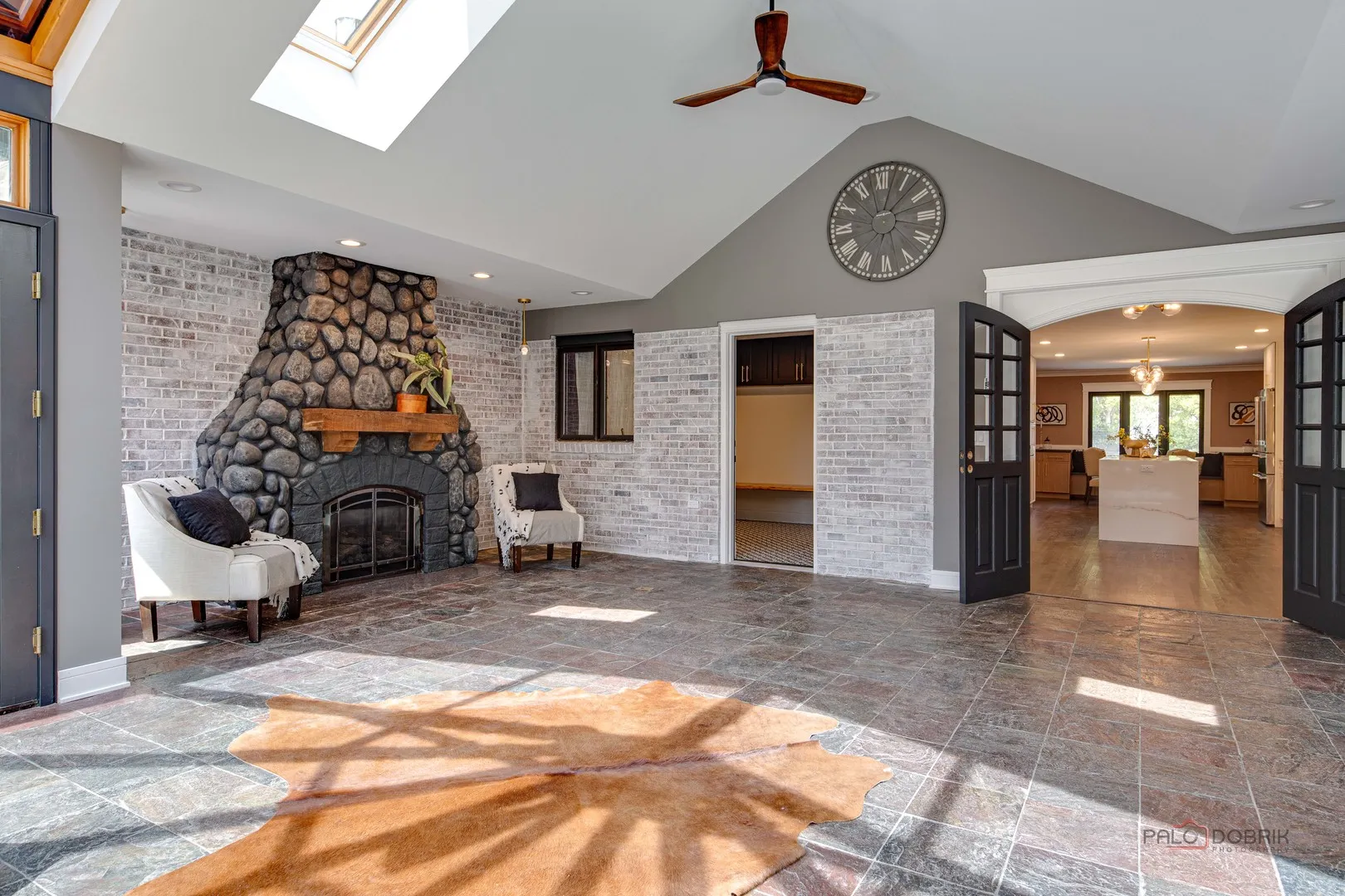 2221 Donegal Drive IL