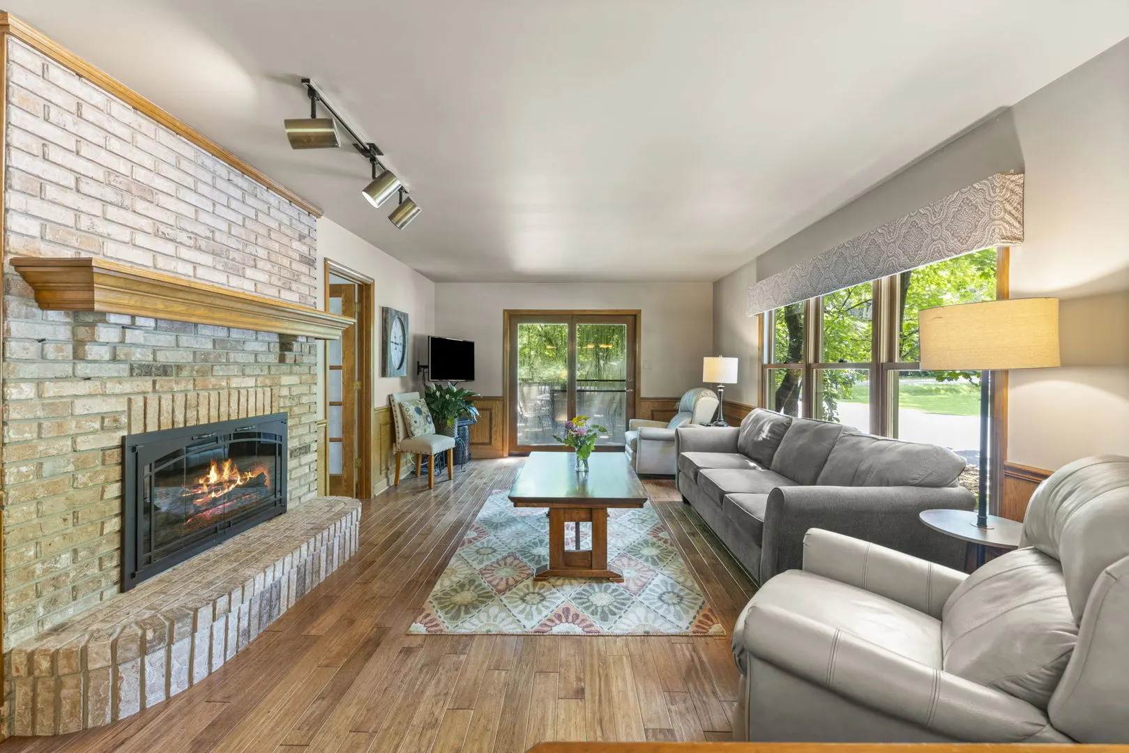 28W041 Greenview Avenue IL