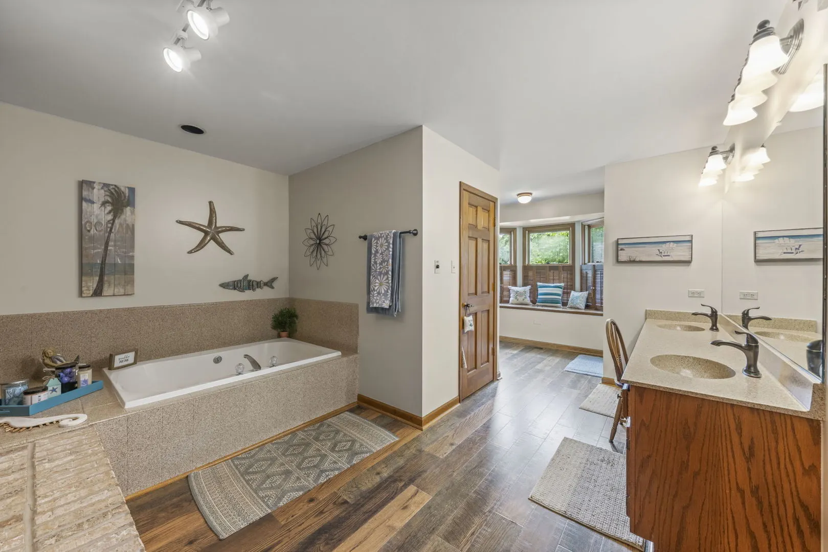28W041 Greenview Avenue IL
