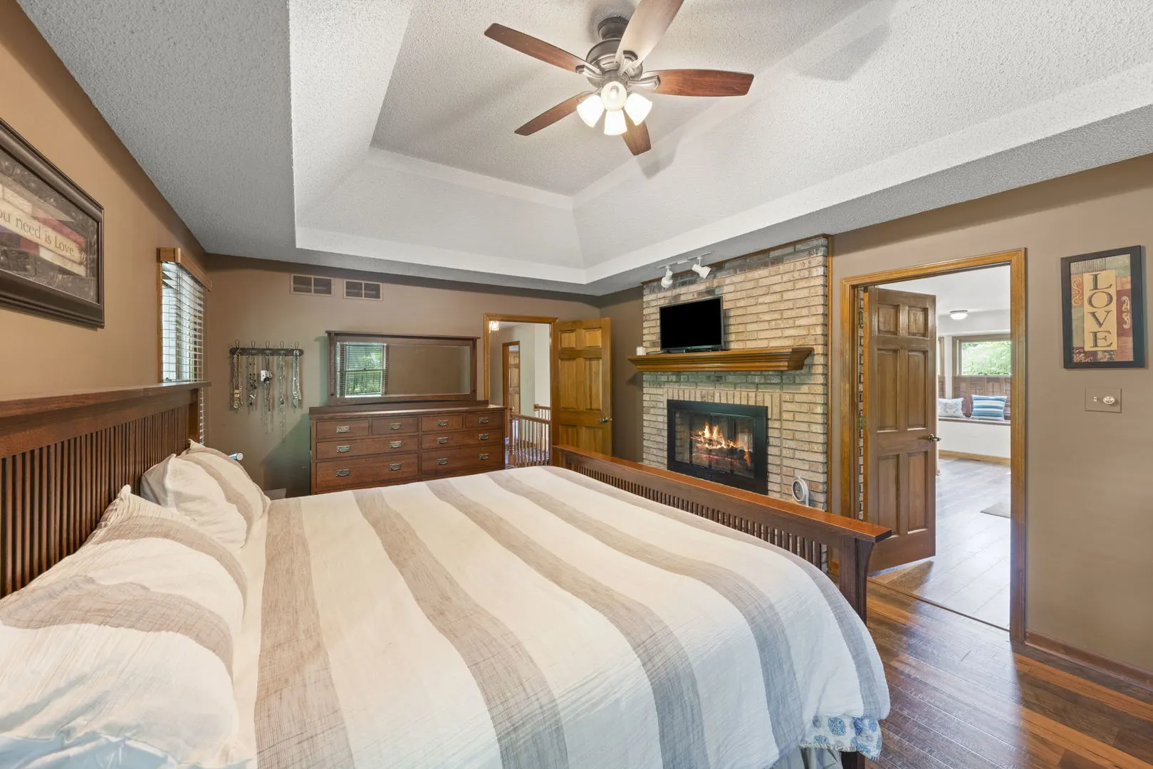 28W041 Greenview Avenue IL