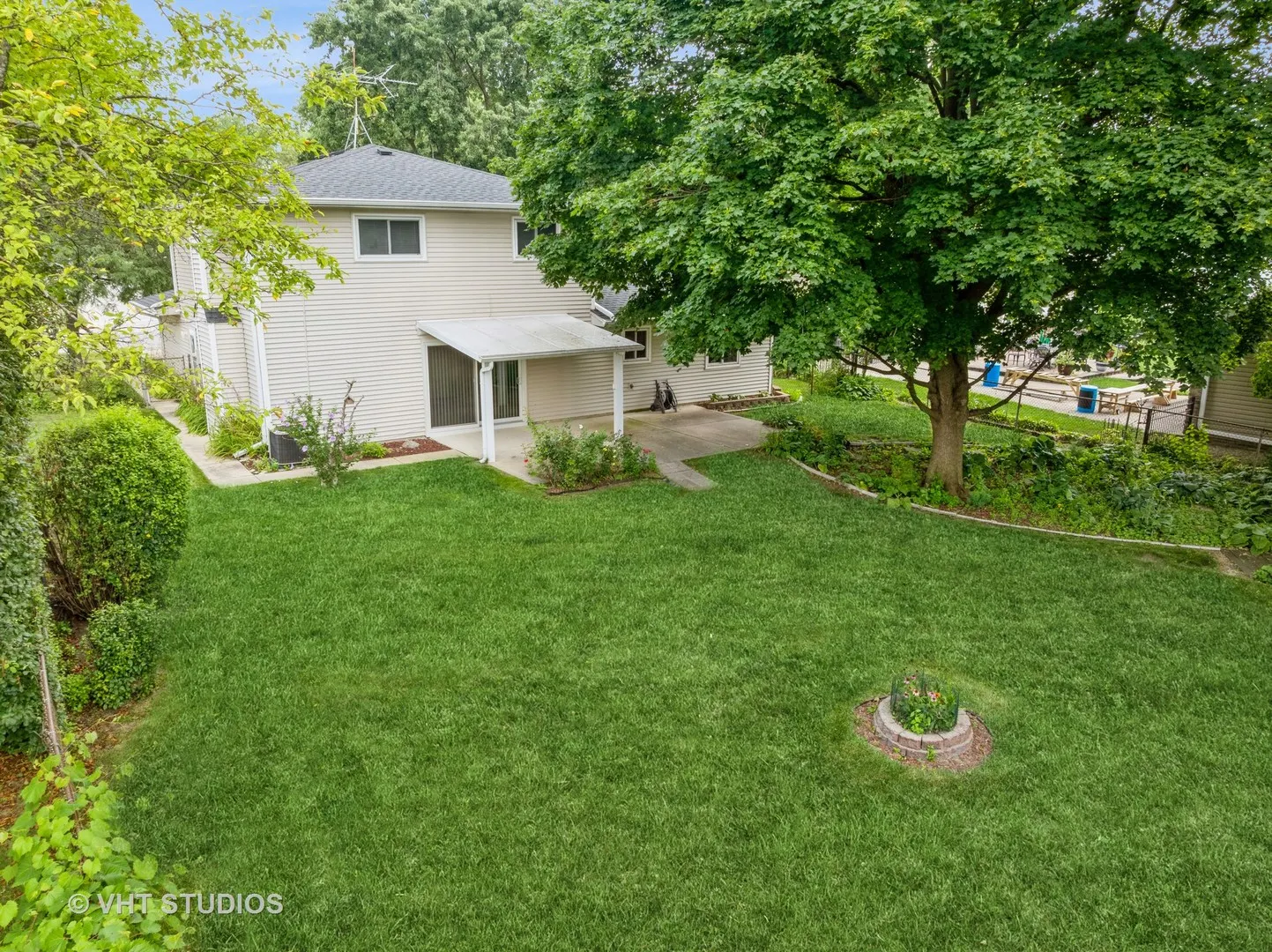 1027 Duxbury Lane IL