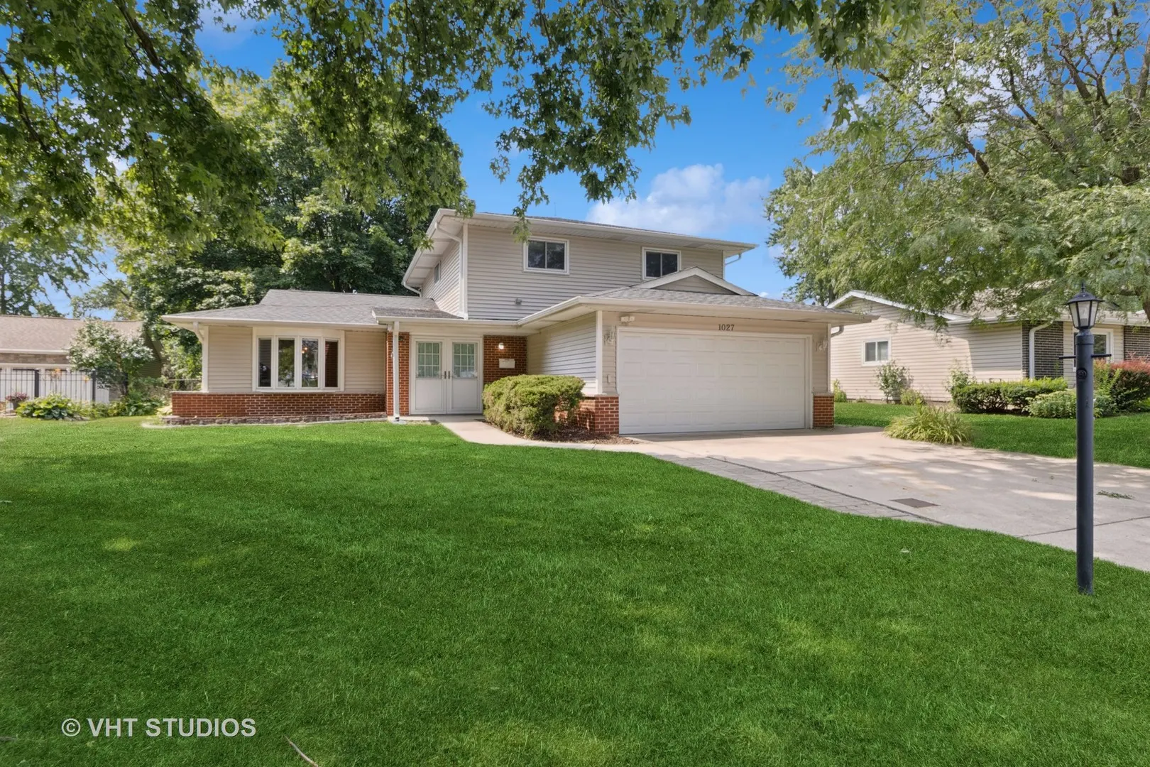 1027 Duxbury Lane IL