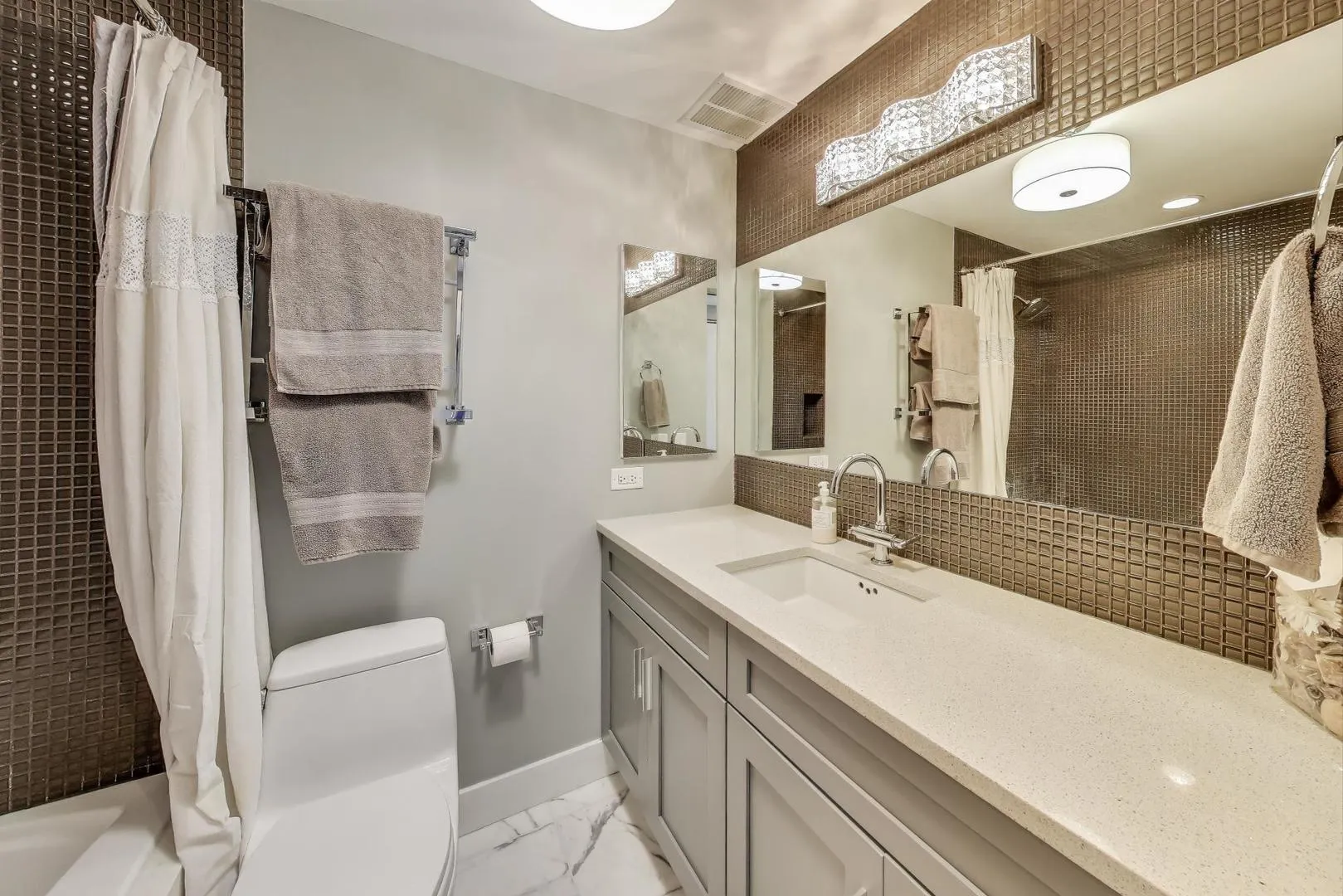 180 E PEARSON Street 3703 IL