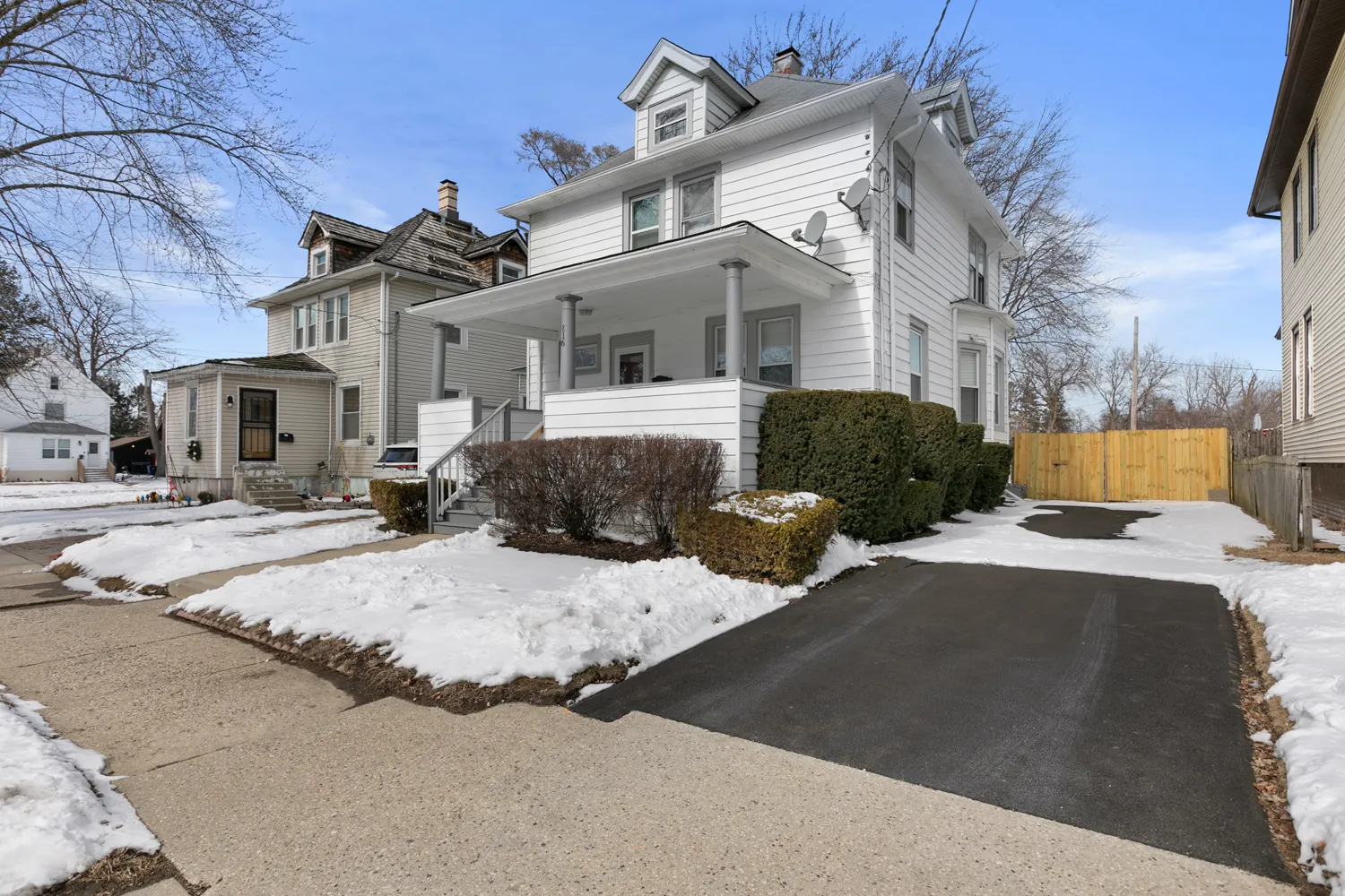 816 18th Street IL