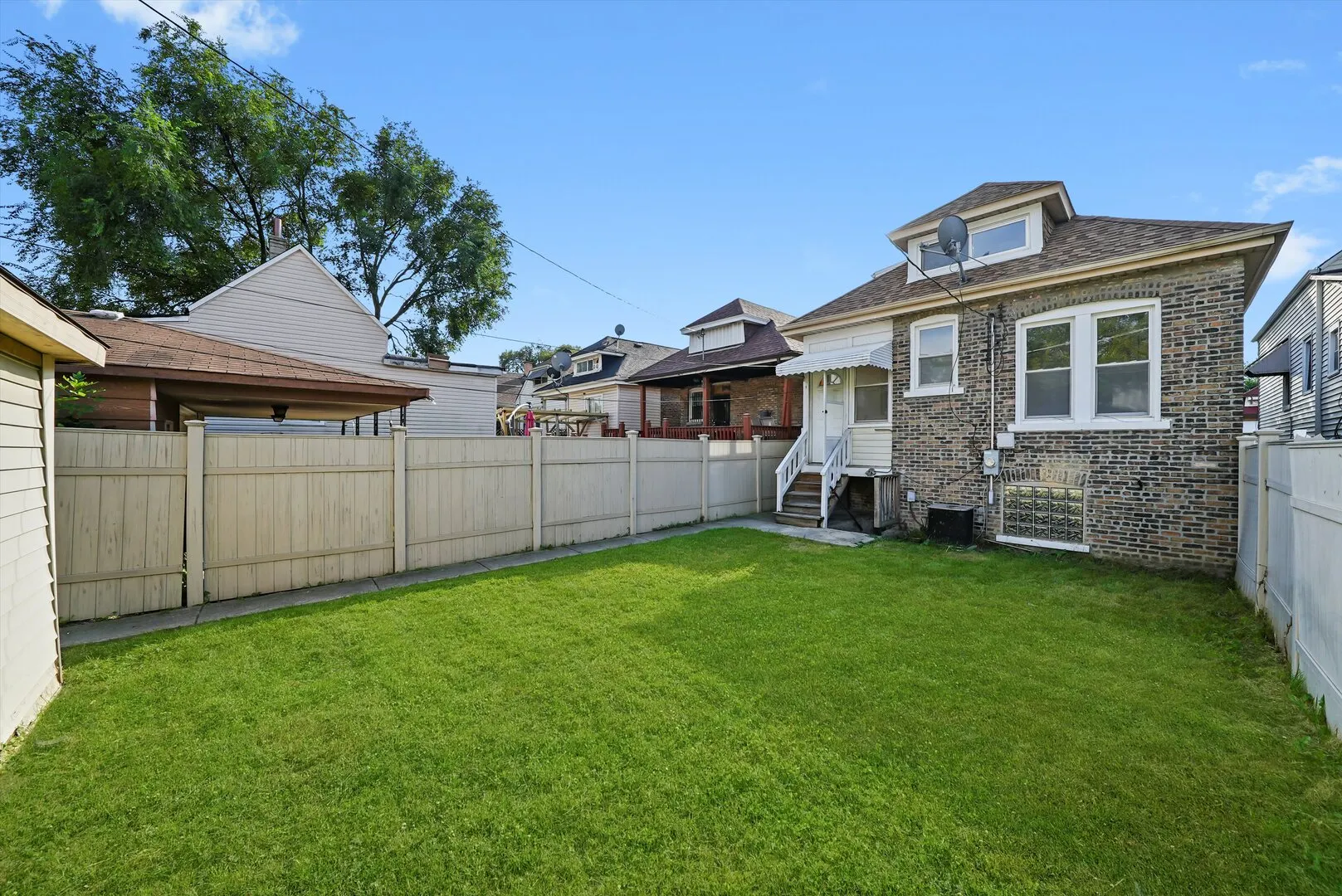 7321 S Oakley Avenue IL