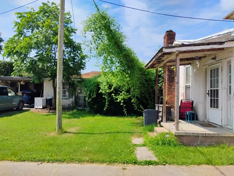 213 N Van Buren Street IL