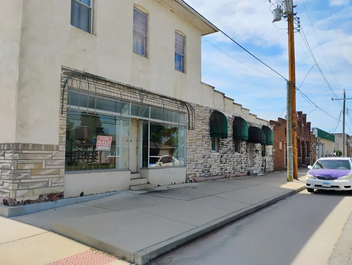 213 N Van Buren Street IL