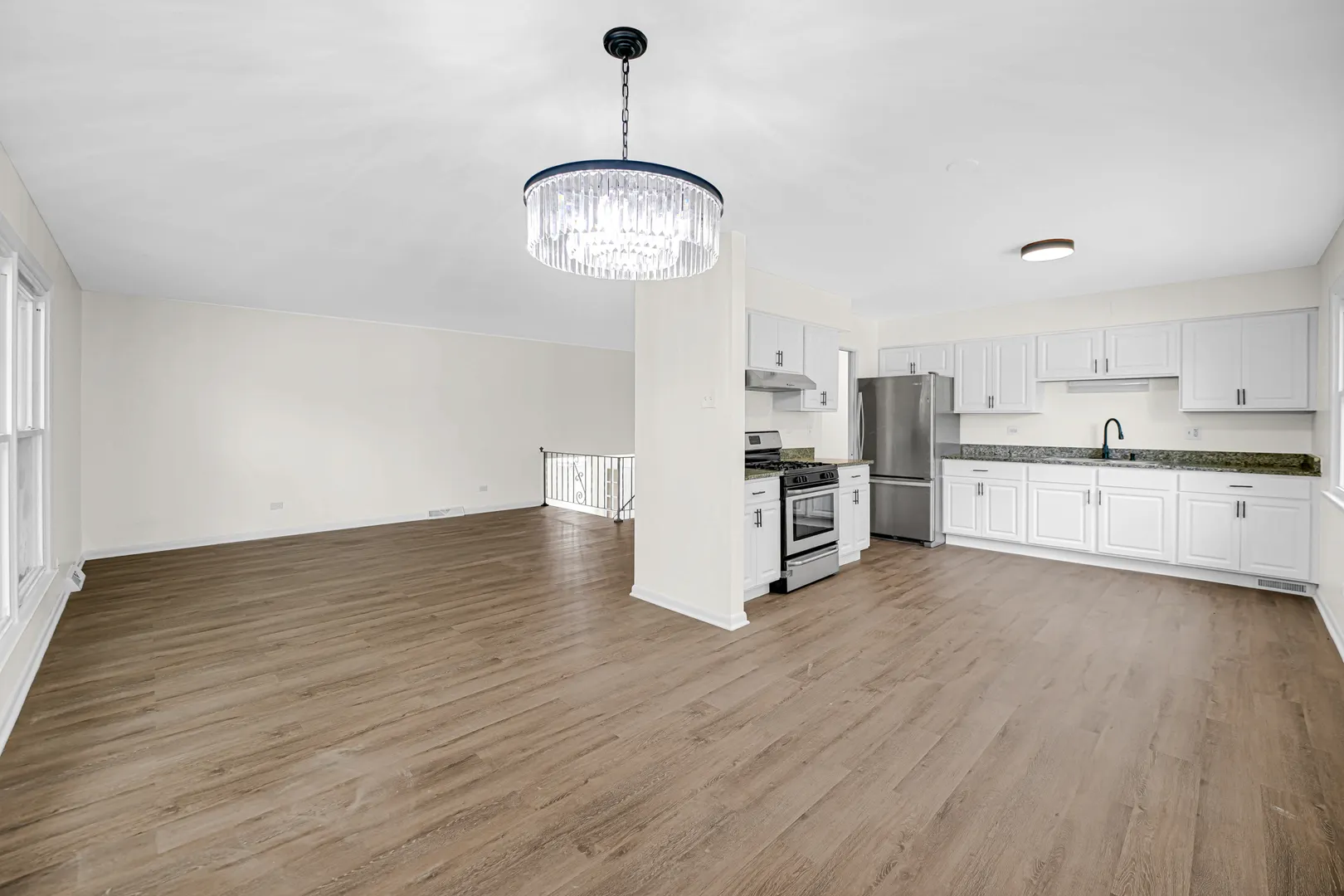 702 W Fitzhenry Court IL