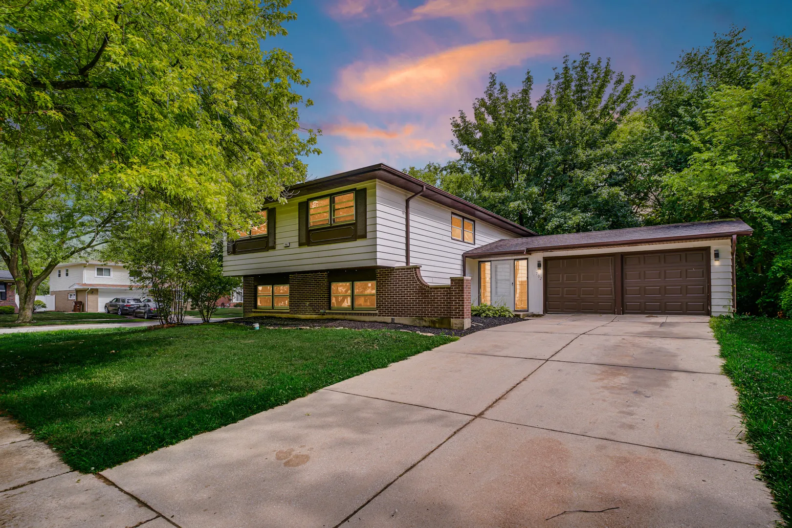 702 W Fitzhenry Court IL