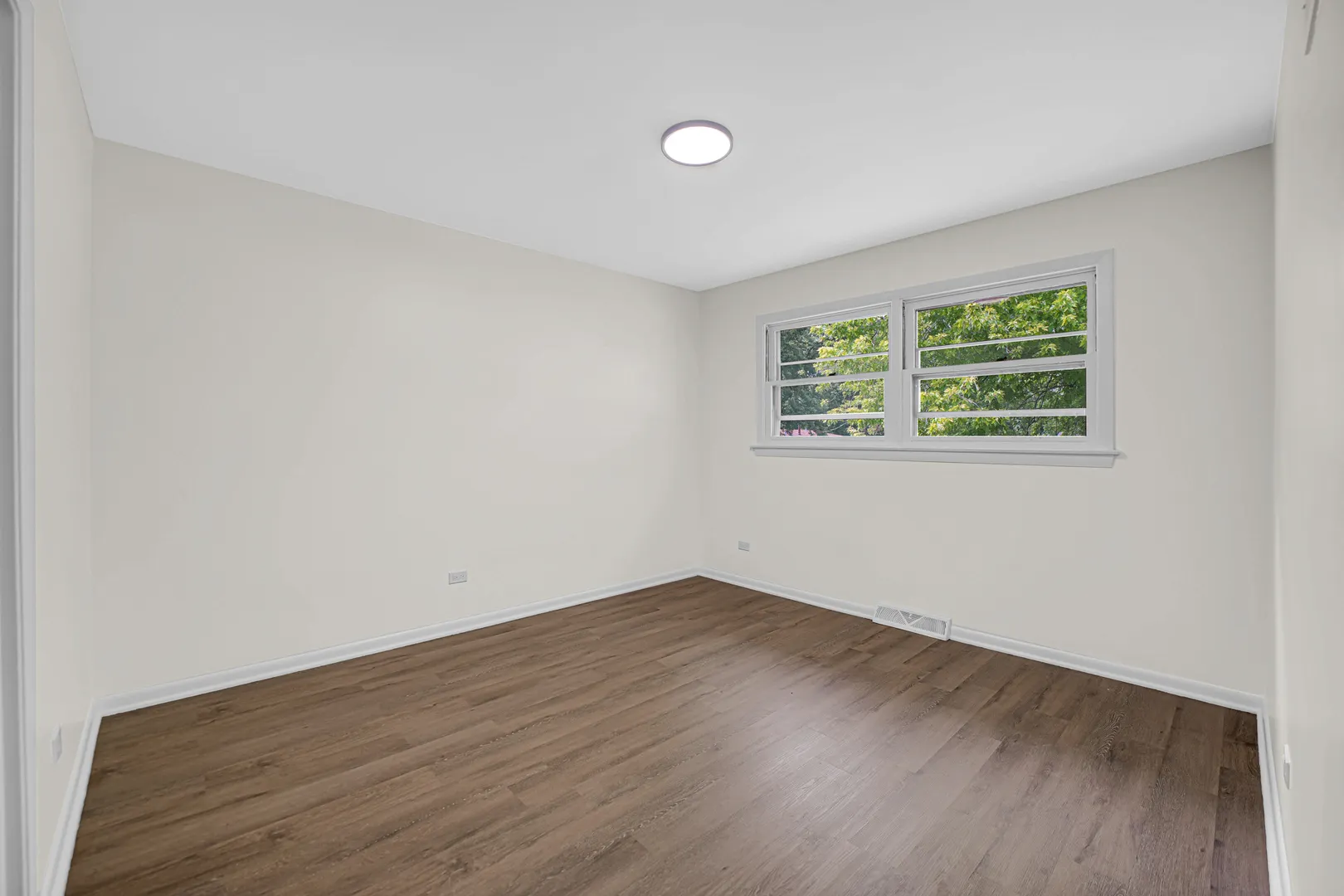 702 W Fitzhenry Court IL