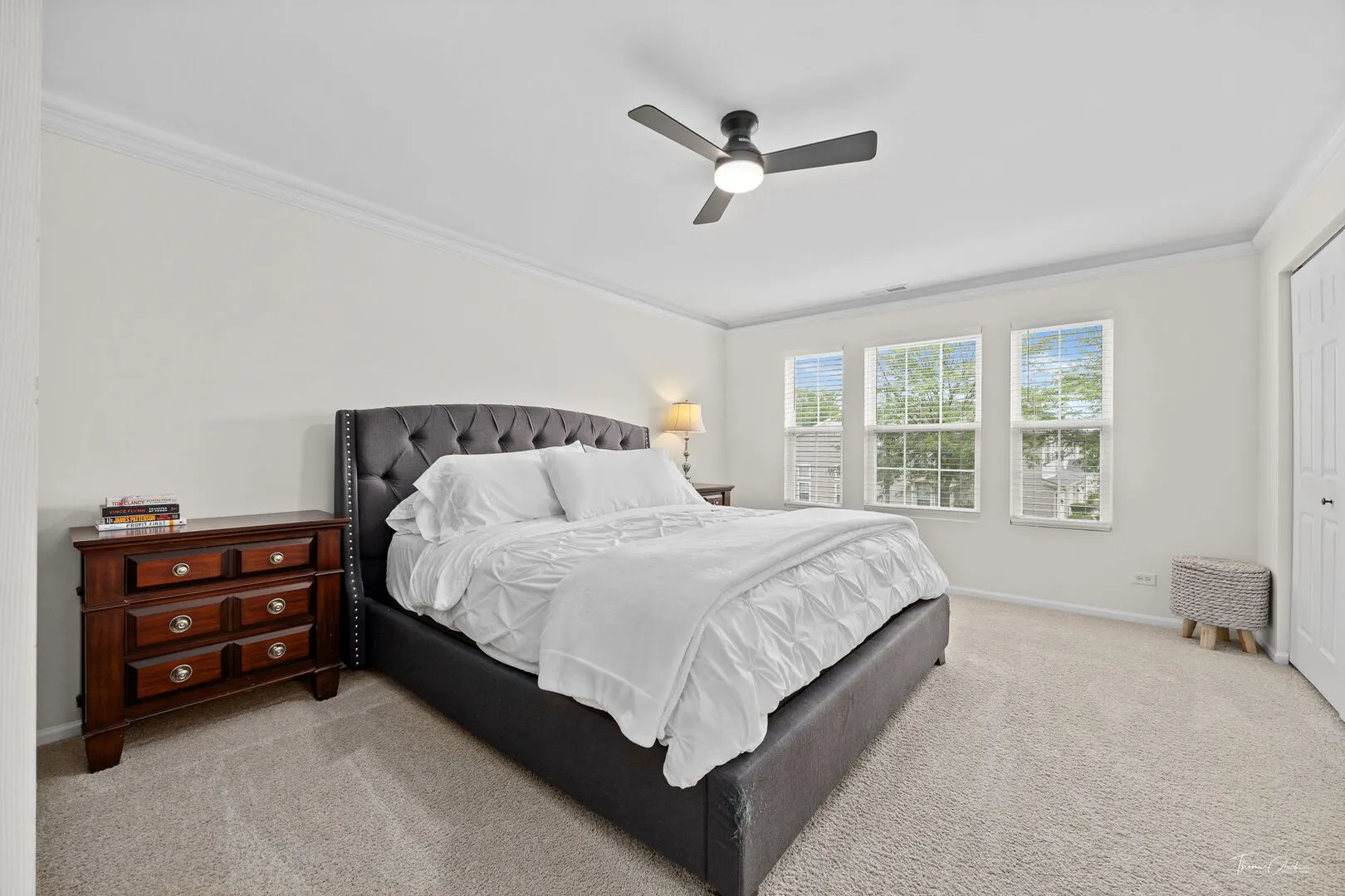 7015 CLEARWATER Drive 7015 IL