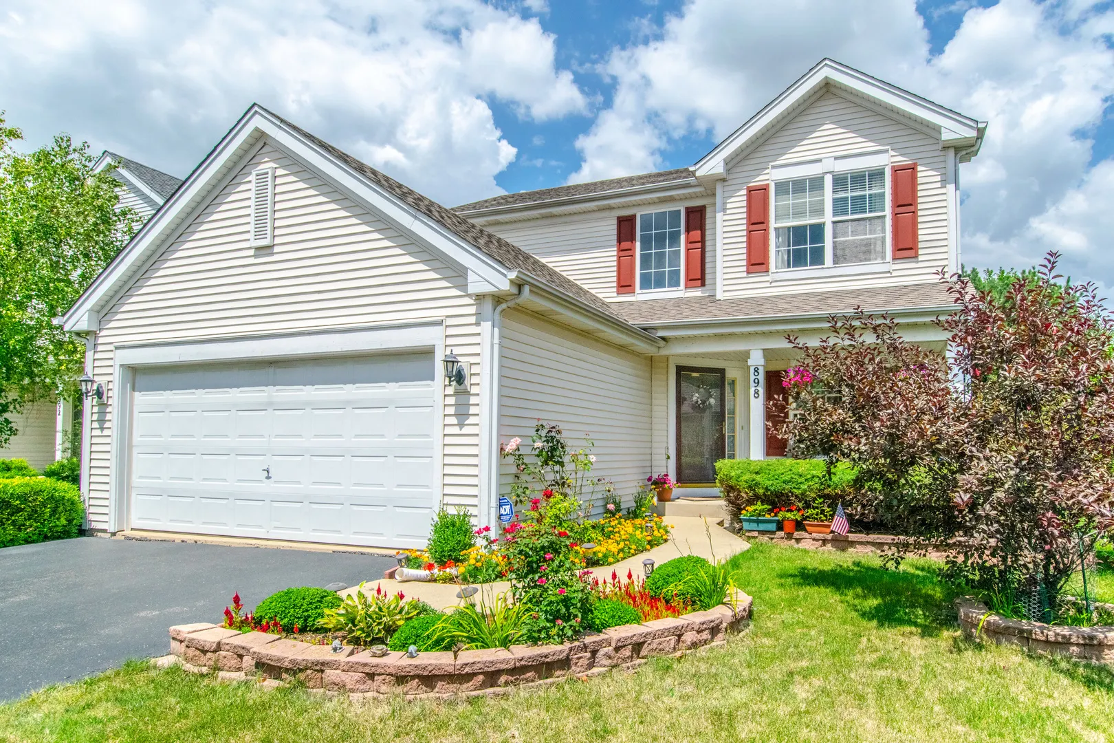 898 Lakestone Lane IL