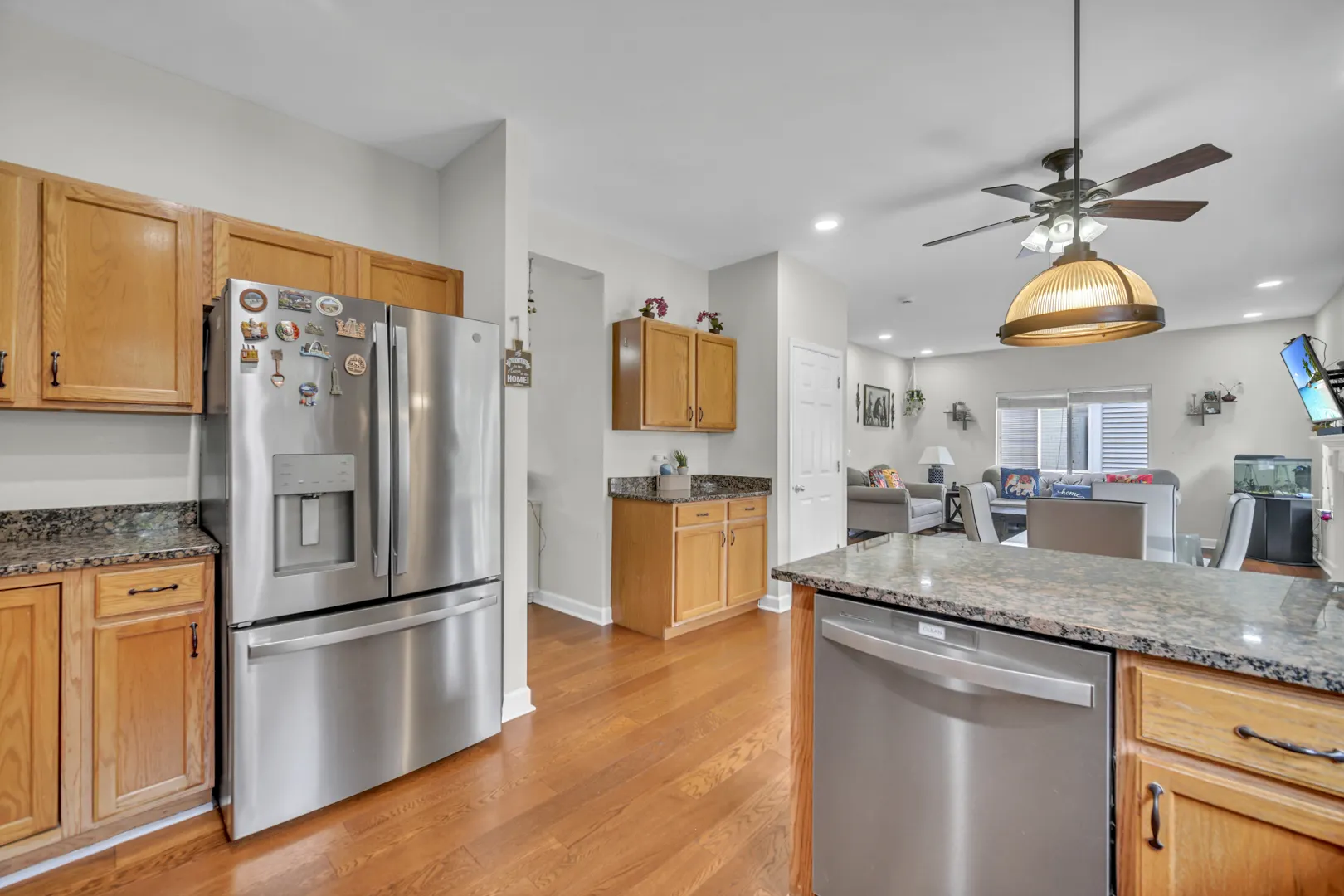 898 Lakestone Lane IL