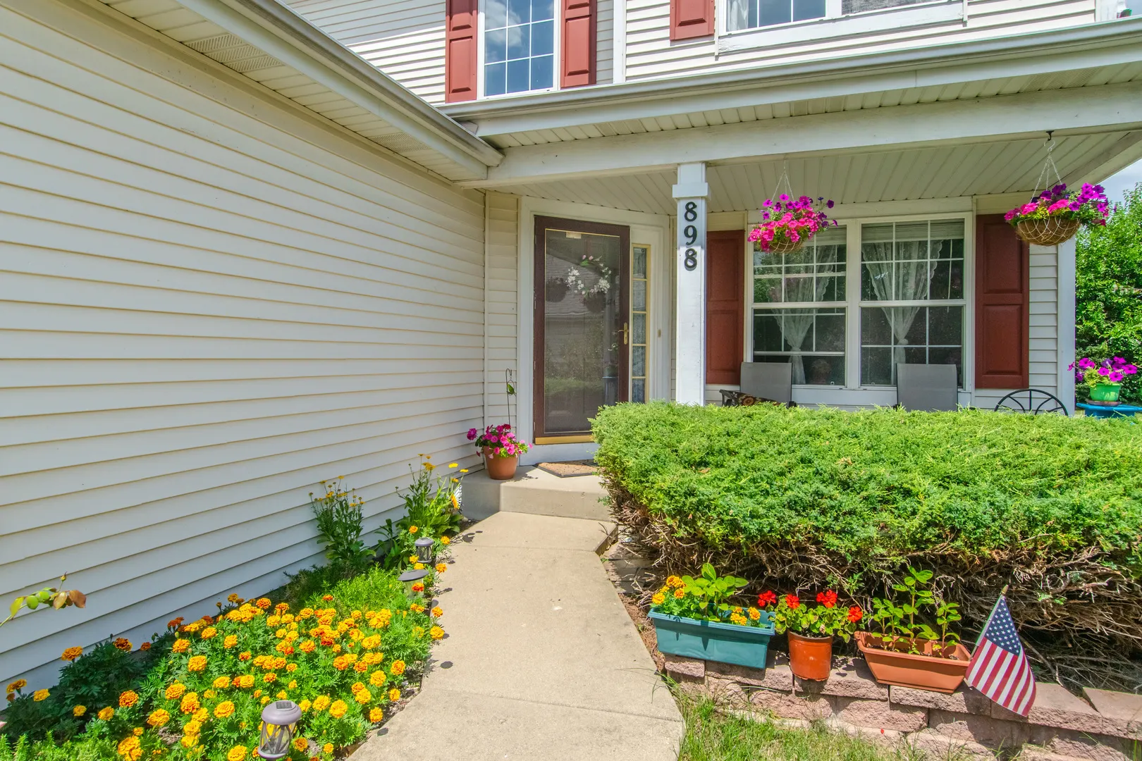 898 Lakestone Lane IL