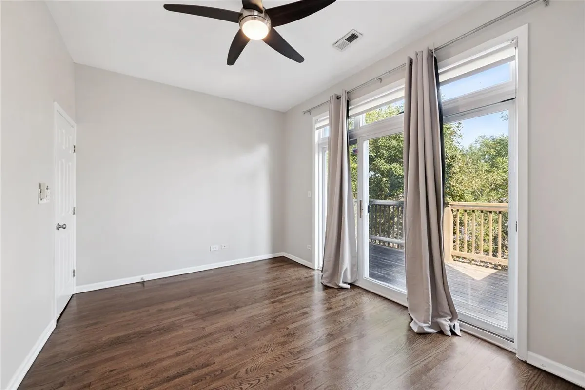 1326 W Belmont Avenue 3E IL
