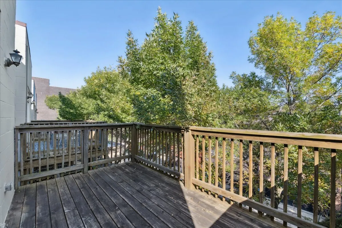 1326 W Belmont Avenue 3E IL