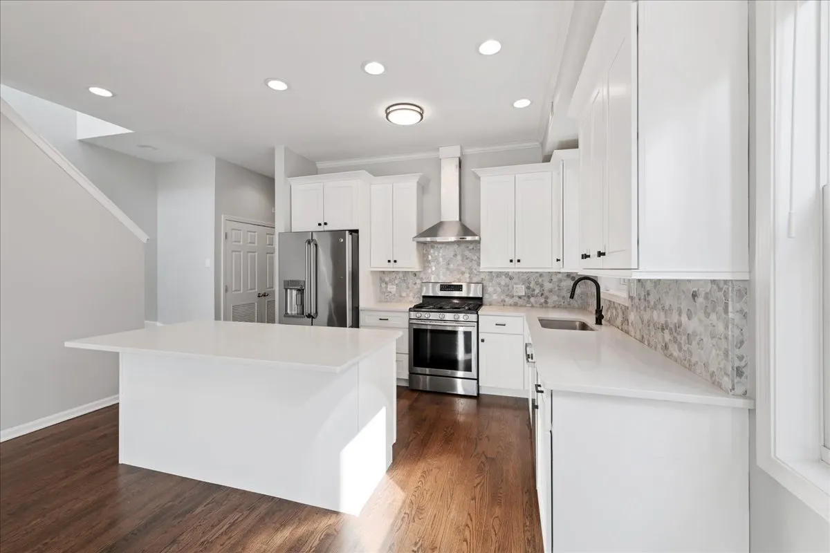 1326 W Belmont Avenue 3E IL
