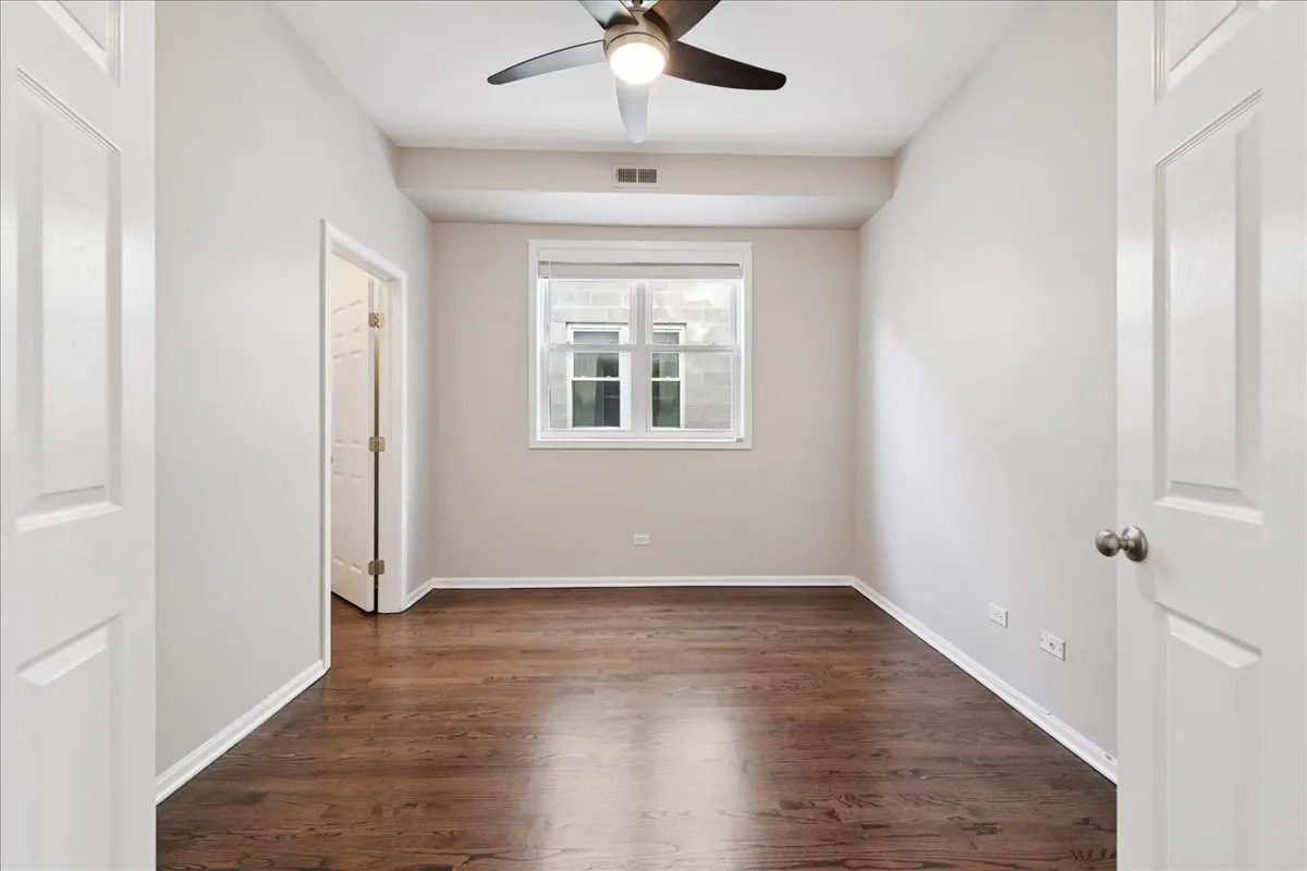 1326 W Belmont Avenue 3E IL